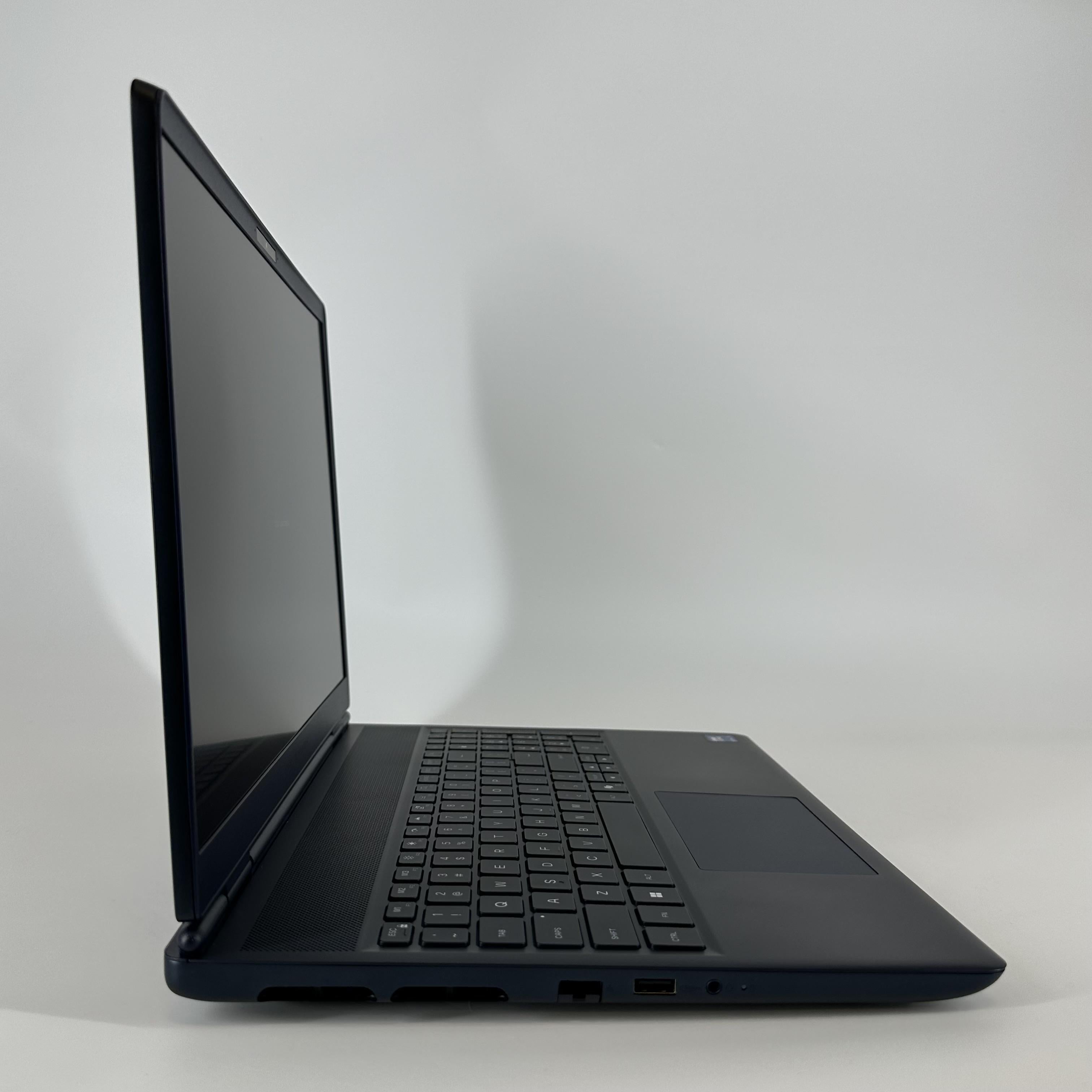 Dell Alienware 16X Aurora Interstellar Indigo 2.7 GHz Intel Core Ultra 9 Series 2 32GB RAM 1TB Solid State Drive NVIDIA GeForce RTX 5060 8 GB
