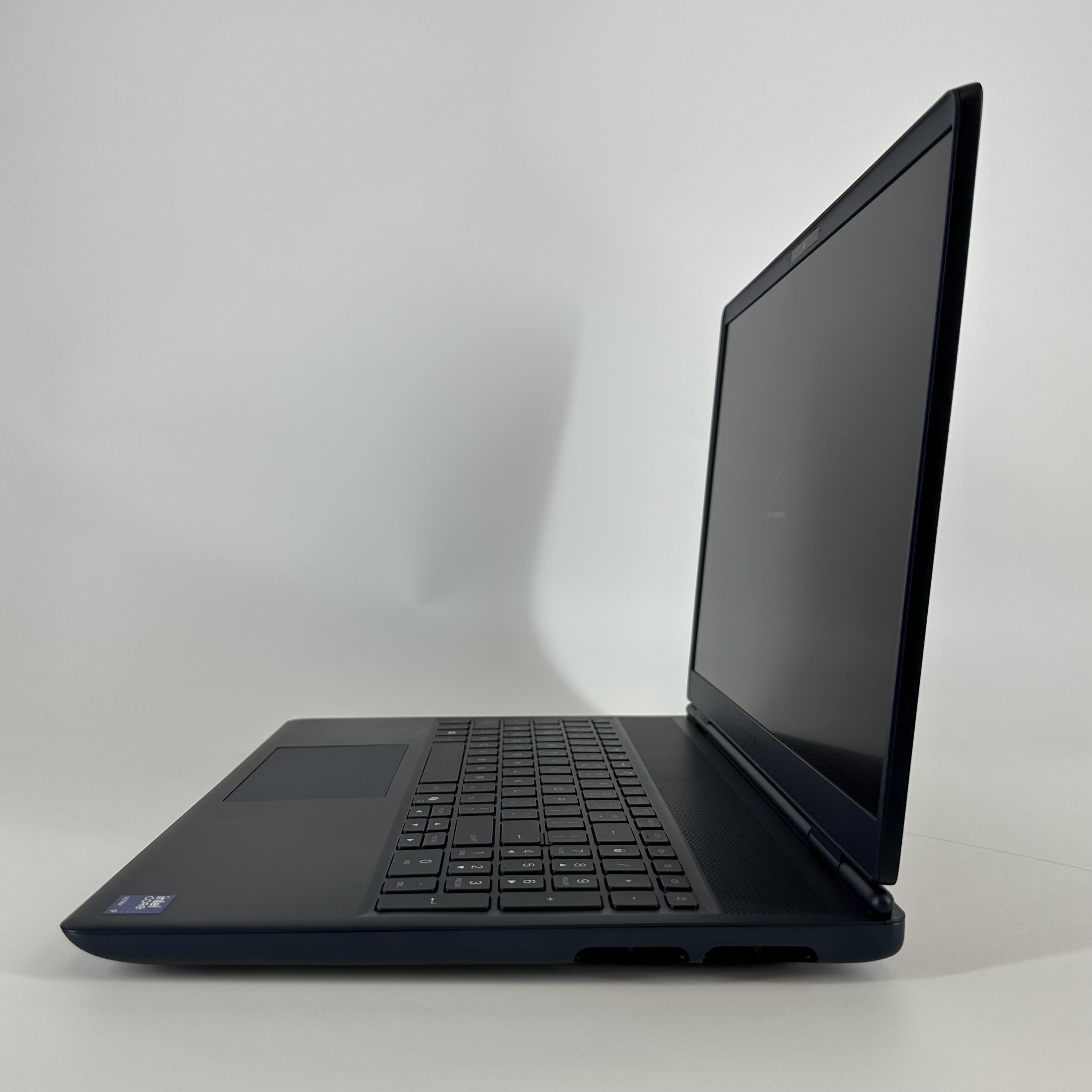 Dell Alienware 16X Aurora Interstellar Indigo 2.7 GHz Intel Core Ultra 9 Series 2 32GB RAM 1TB Solid State Drive NVIDIA GeForce RTX 5060 8 GB