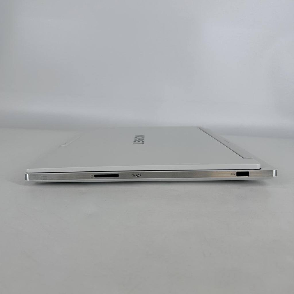 Lenovo Legion 7i Gen 10 16 White 2.7 GHz Intel Core Ultra 9 Series 2 32GB RAM 1TB Solid State Drive NVIDIA GeForce RTX 5070 8 GB