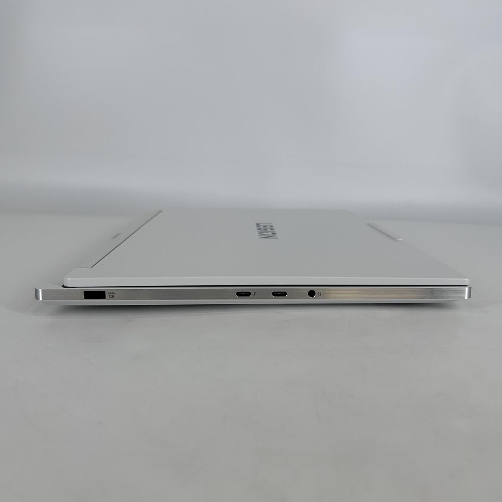 Lenovo Legion 7i Gen 10 16 White 2.7 GHz Intel Core Ultra 9 Series 2 32GB RAM 1TB Solid State Drive NVIDIA GeForce RTX 5070 8 GB