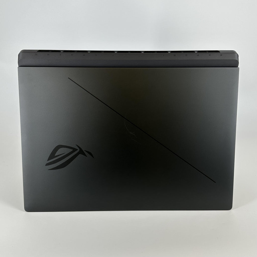 Asus ROG Strix G18 G815 18 Black 2.7 GHz Intel Core Ultra 9 Series 2 32GB RAM 2TB Solid State Drive NVIDIA GeForce RTX 5070 8 GB