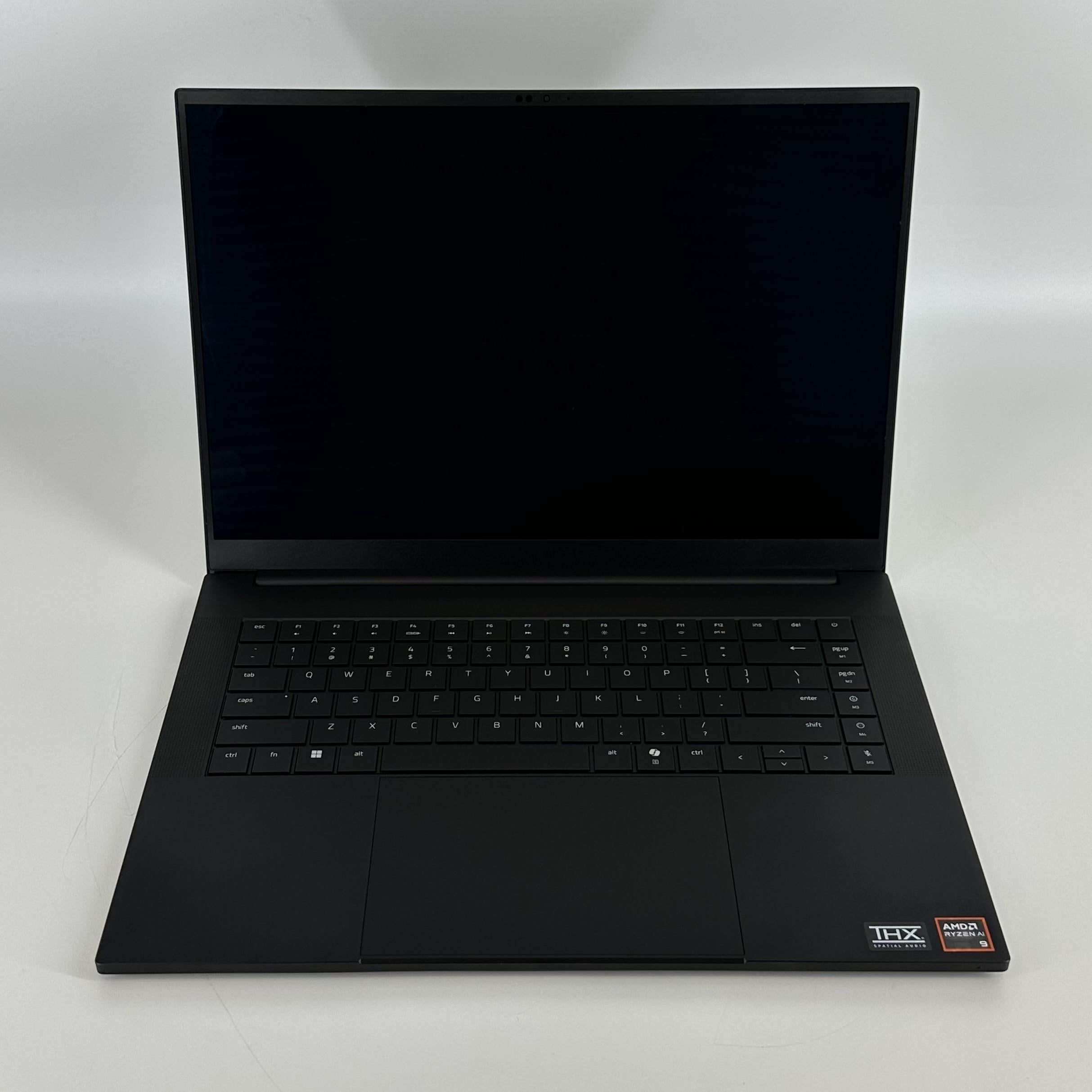 Razer Blade 16 2025 Black 2.0 GHz AMD Ryzen AI 9 365 32GB RAM 1TB Solid State Drive NVIDIA GeForce RTX 5070 8 GB