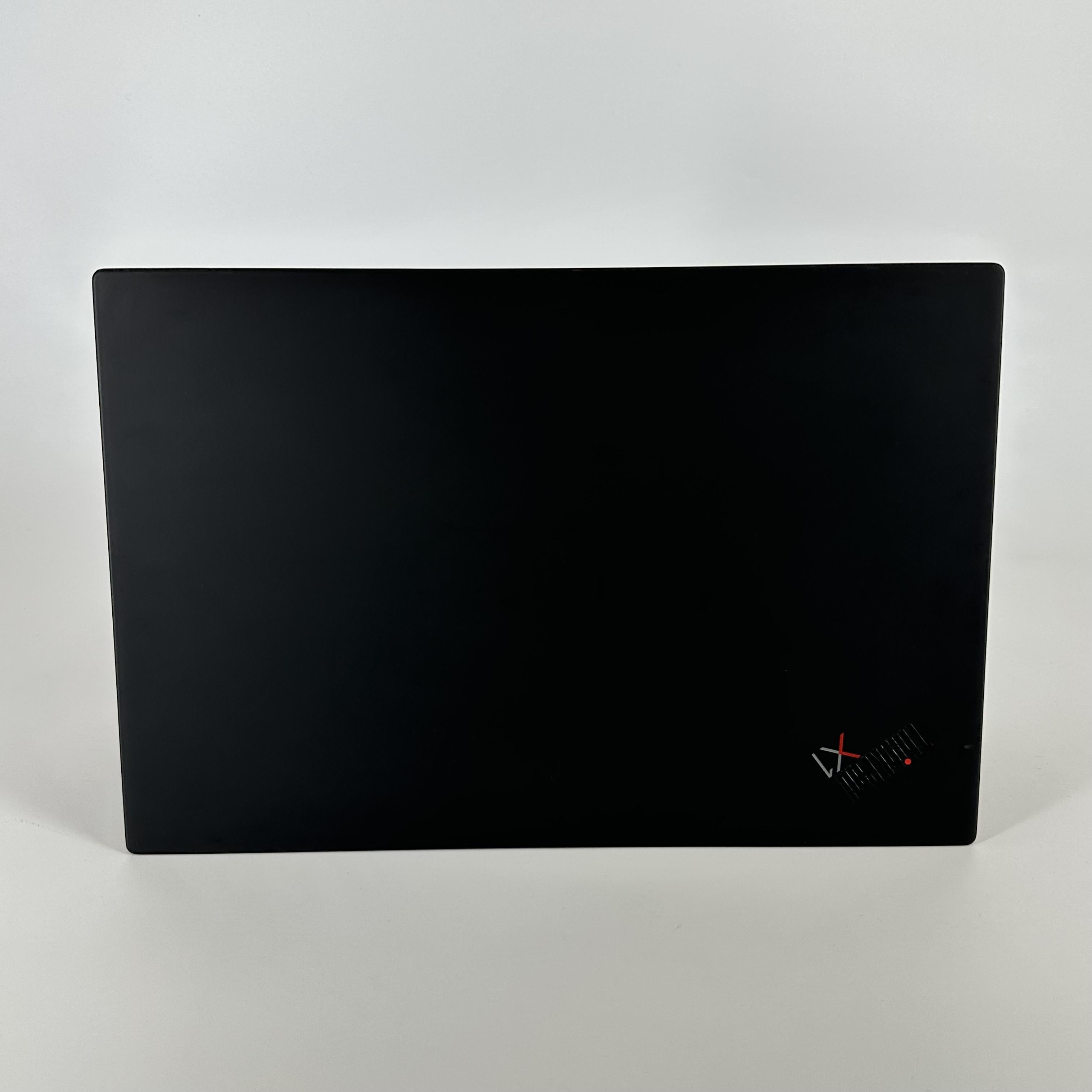 Lenovo ThinkPad X1 Carbon Gen 8 14 Black 1.8 GHz Intel Core i7 10th Gen. 16GB RAM 512GB Solid State Drive