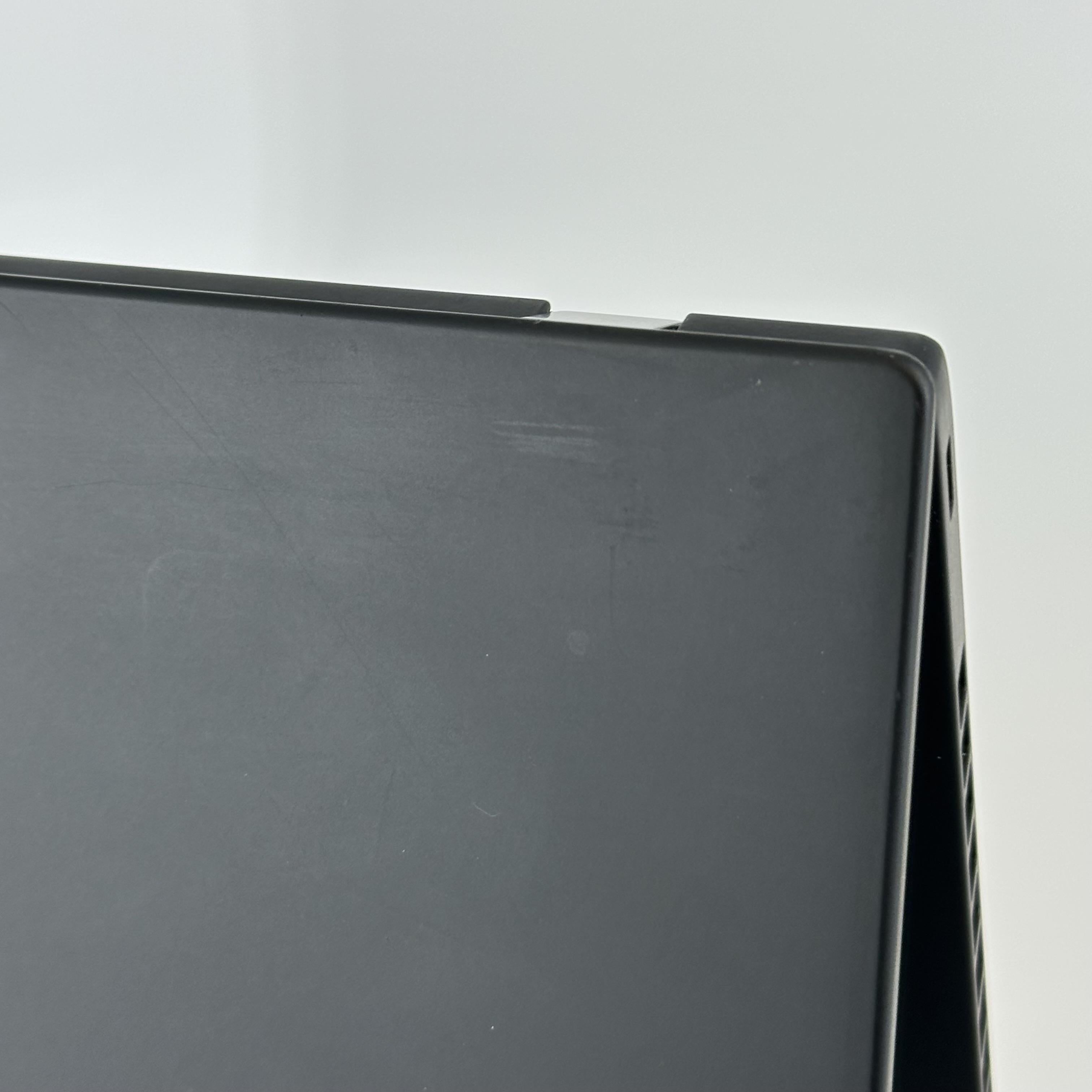 Lenovo ThinkPad X1 Carbon Gen 8 14 Black 1.8 GHz Intel Core i7 10th Gen. 16GB RAM 512GB Solid State Drive