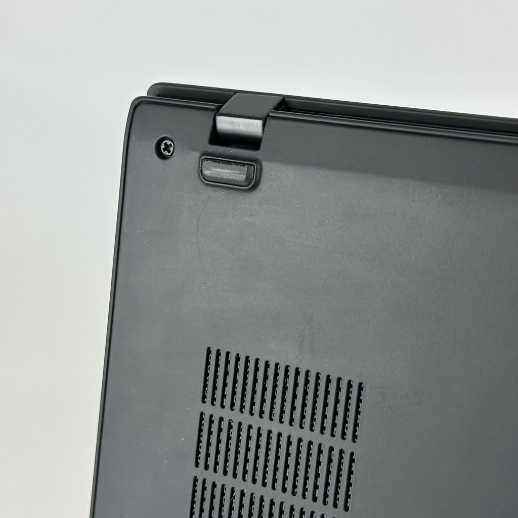 Lenovo ThinkPad X1 Carbon Gen 8 14 Black 1.8 GHz Intel Core i7 10th Gen. 16GB RAM 512GB Solid State Drive