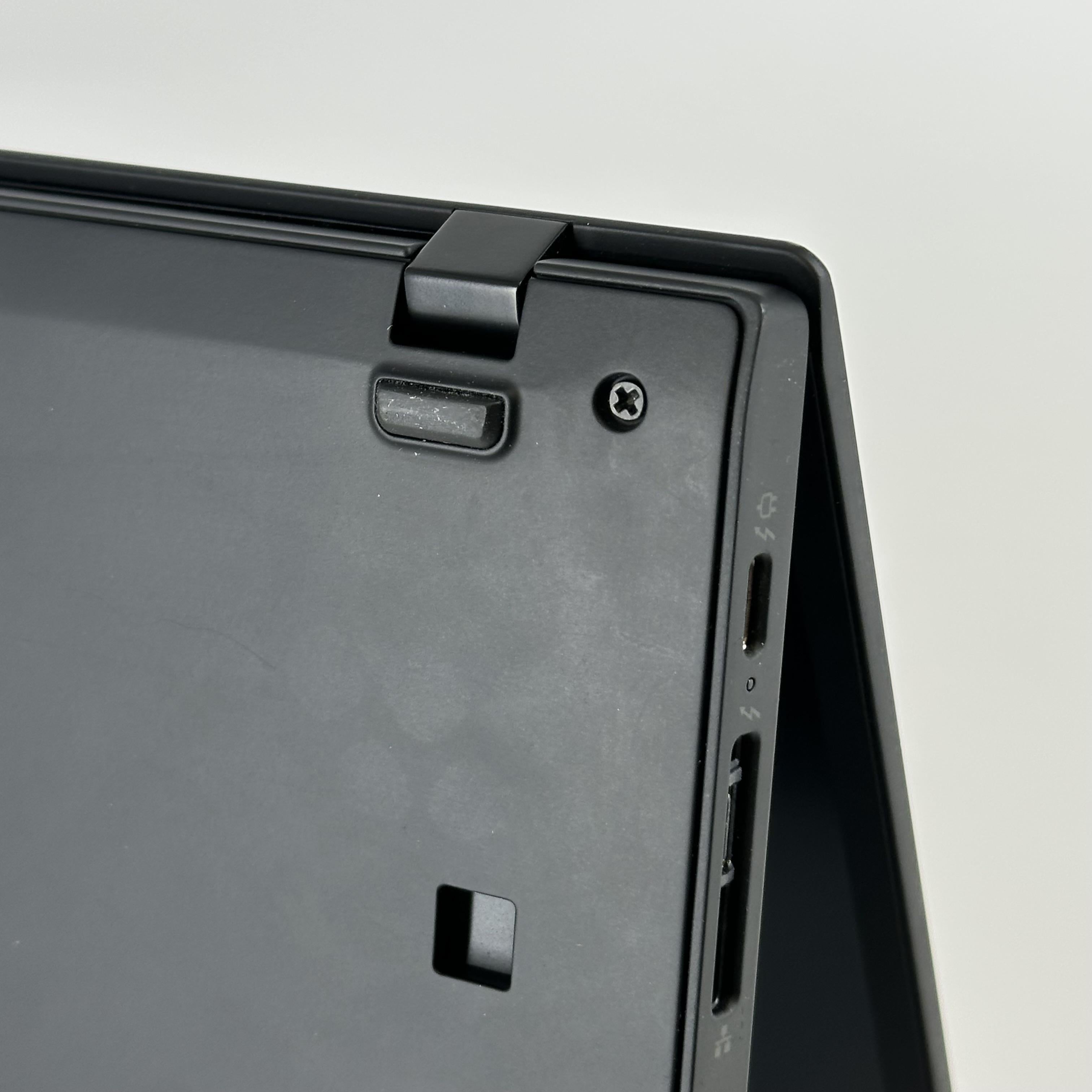 Lenovo ThinkPad X1 Carbon Gen 8 14 Black 1.8 GHz Intel Core i7 10th Gen. 16GB RAM 512GB Solid State Drive