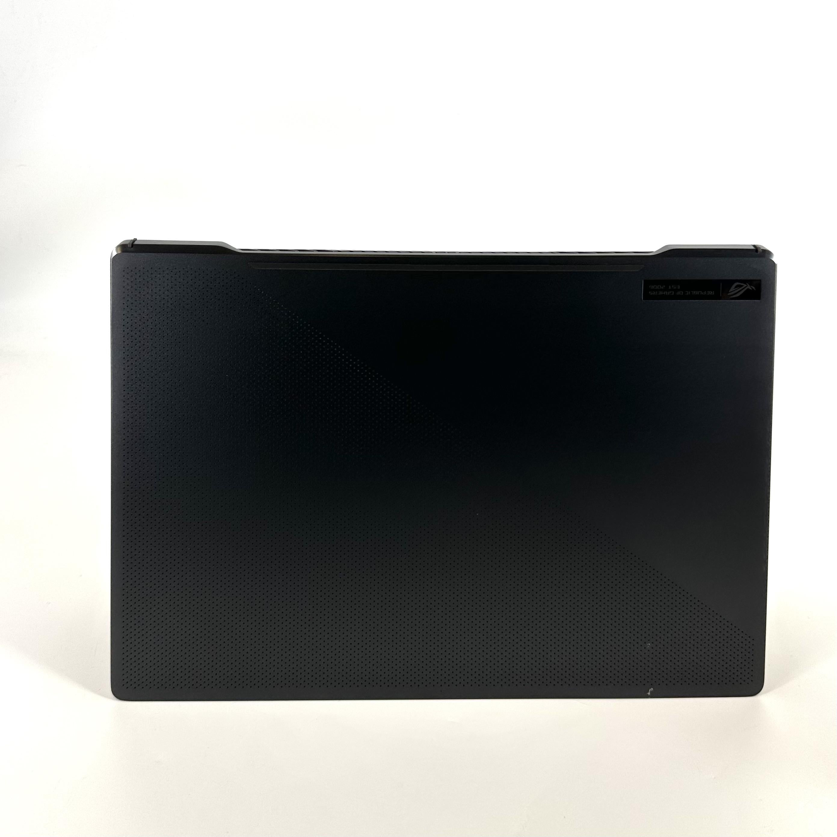 Asus ROG Zephyrus G15 GA503 15.6 Black 3.3 GHz AMD Ryzen 9 5900HS 16GB RAM 1TB Solid State Drive NVIDIA GeForce RTX 3070 8 GB