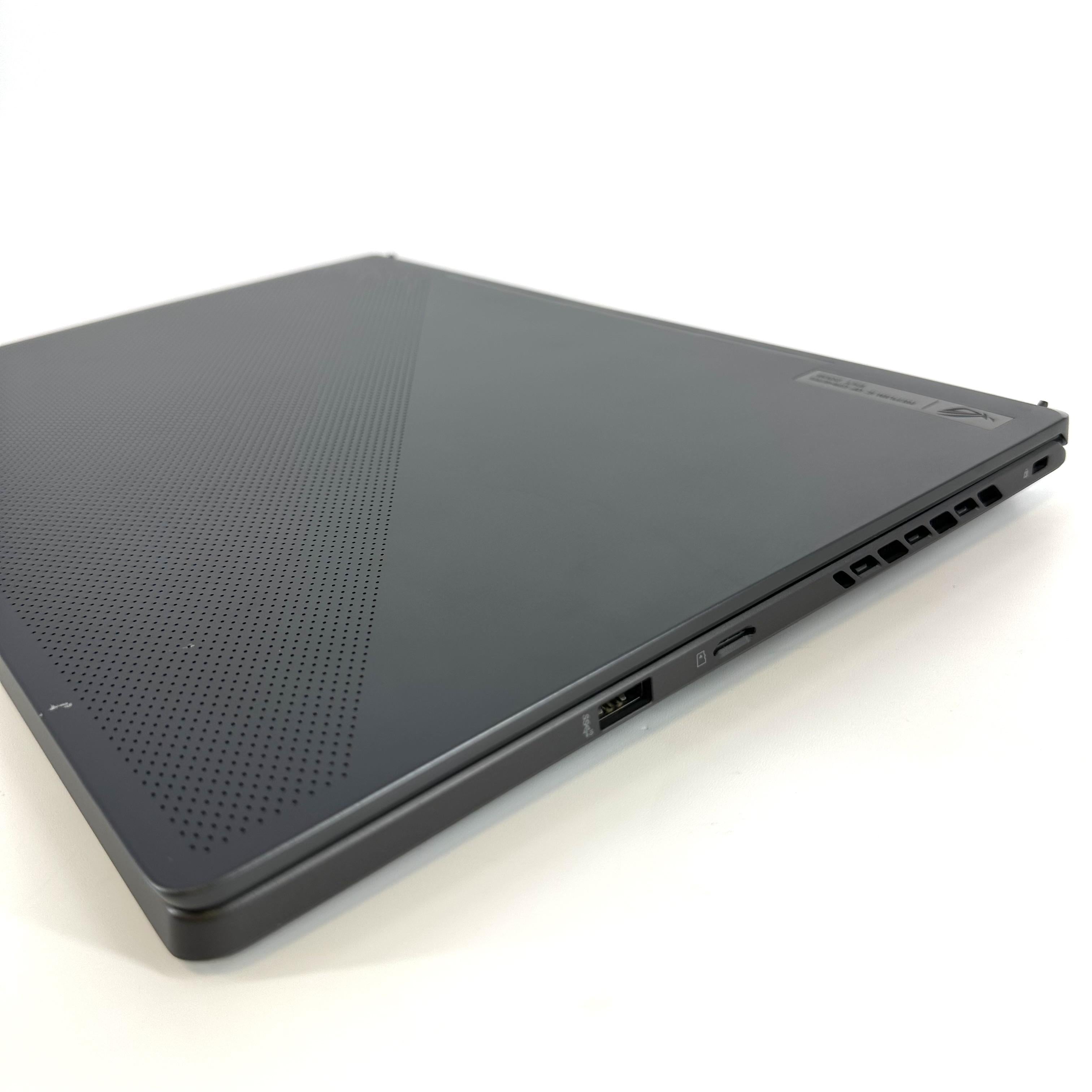 Asus ROG Zephyrus G15 GA503 15.6 Black 3.3 GHz AMD Ryzen 9 5900HS 16GB RAM 1TB Solid State Drive NVIDIA GeForce RTX 3070 8 GB