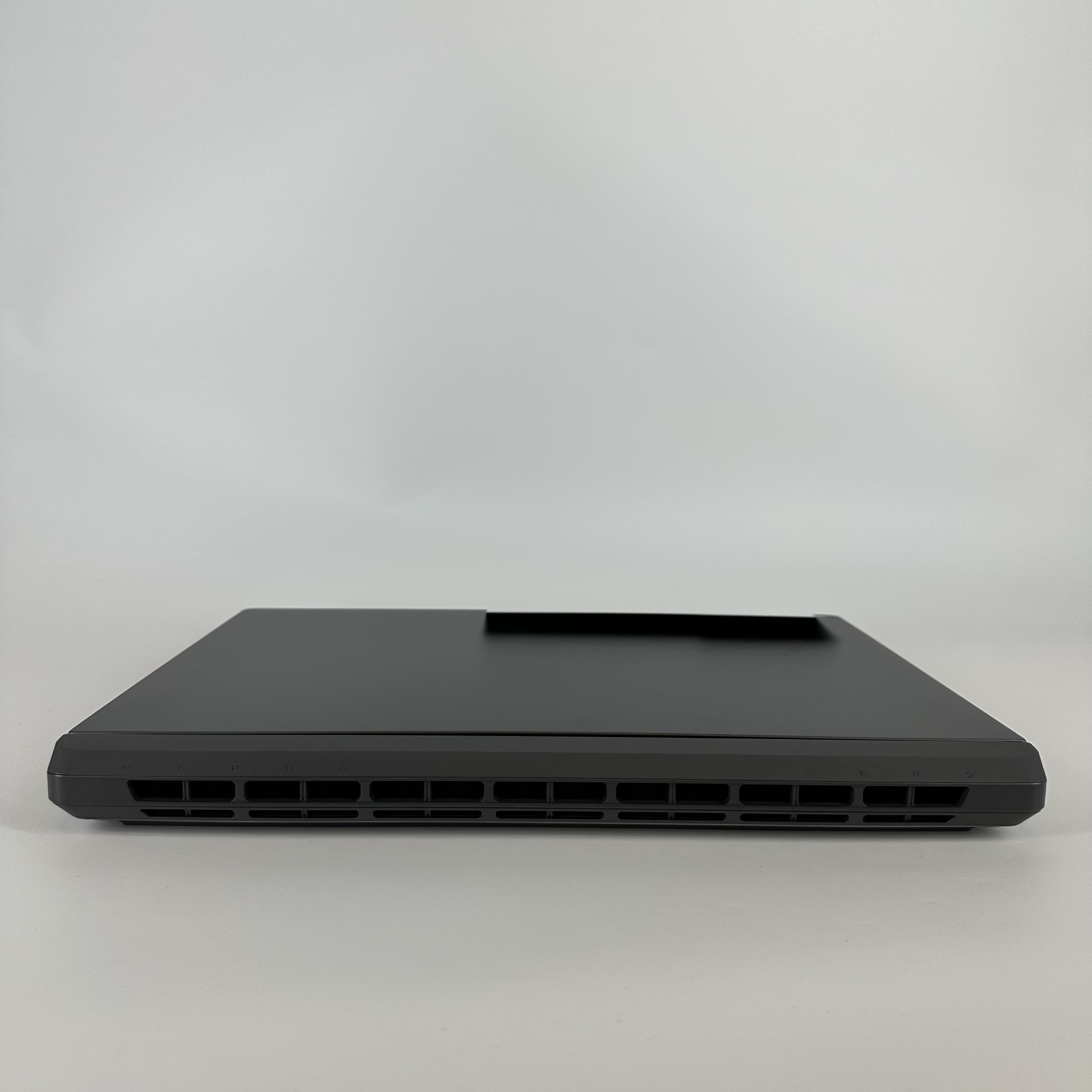 Asus ROG Strix G18 G815 18 Black 2.7 GHz Intel Core Ultra 9 Series 2 64GB RAM 4TB Solid State Drive NVIDIA GeForce RTX 5060 8 GB