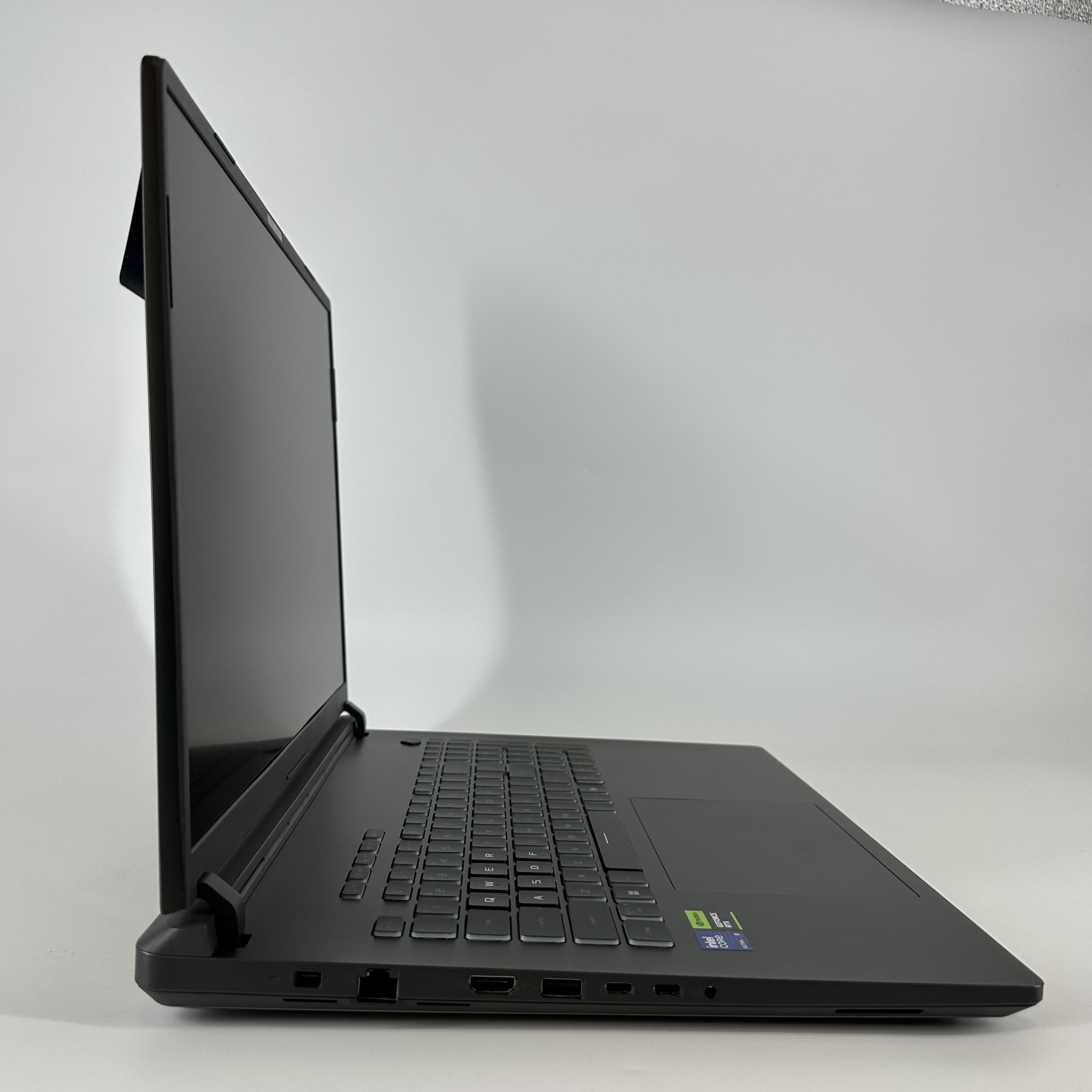 Asus ROG Strix G18 G815 18 Black 2.7 GHz Intel Core Ultra 9 Series 2 64GB RAM 4TB Solid State Drive NVIDIA GeForce RTX 5060 8 GB