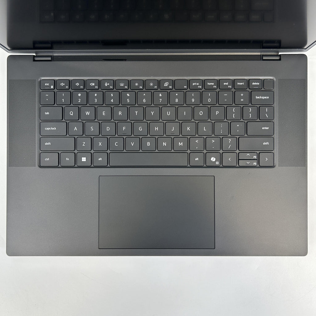 Dell Precision 5690 16 Gray 3.8 GHz Intel Core Ultra 7 64GB RAM 1TB Solid State Drive NVIDIA RTX 2000 Ada 8 GB