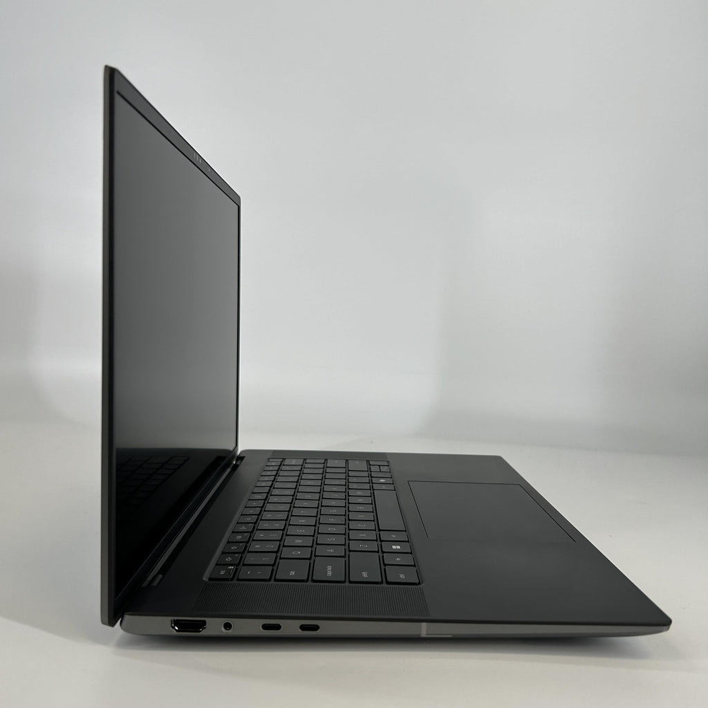 Dell Precision 5690 16 Gray 3.8 GHz Intel Core Ultra 7 64GB RAM 1TB Solid State Drive NVIDIA RTX 2000 Ada 8 GB
