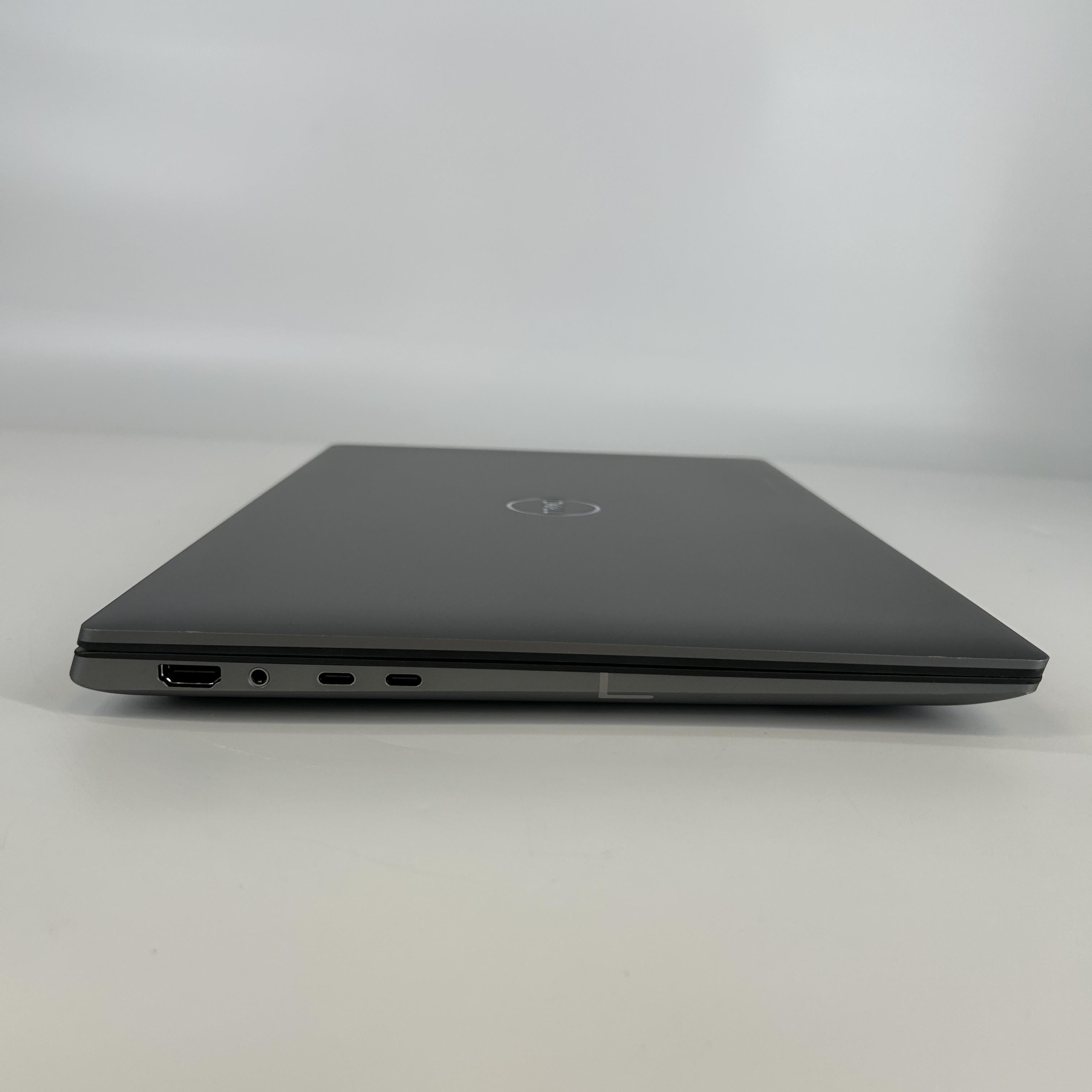 Dell Precision 5690 16 Gray 3.8 GHz Intel Core Ultra 7 64GB RAM 1TB Solid State Drive NVIDIA RTX 2000 Ada 8 GB