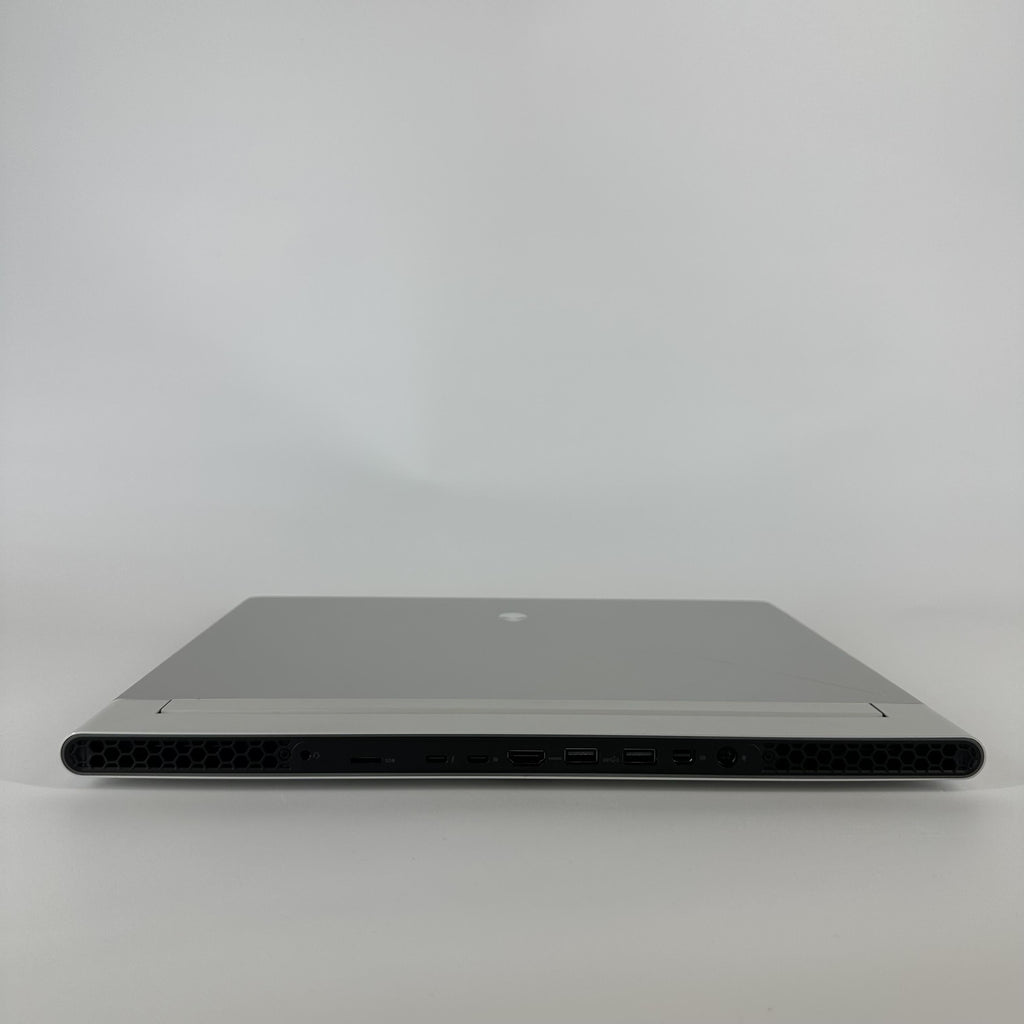 Dell Alienware X16 R2 Silver 2.3 GHz Intel Core Ultra 9 32GB RAM 2TB Solid State Drive NVIDIA GeForce RTX 4090 16 GB