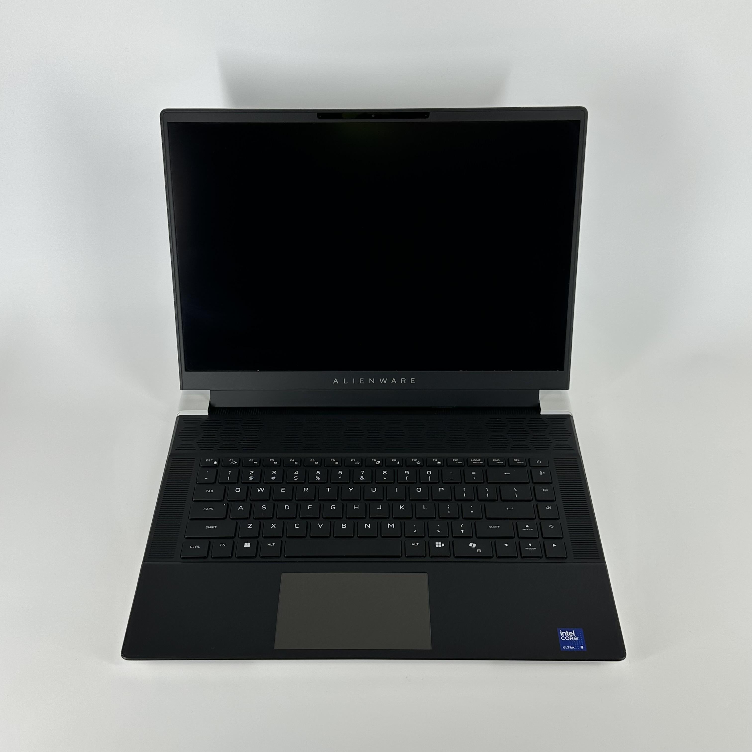 Dell Alienware X16 R2 Silver 2.3 GHz Intel Core Ultra 9 32GB RAM 2TB Solid State Drive NVIDIA GeForce RTX 4090 16 GB