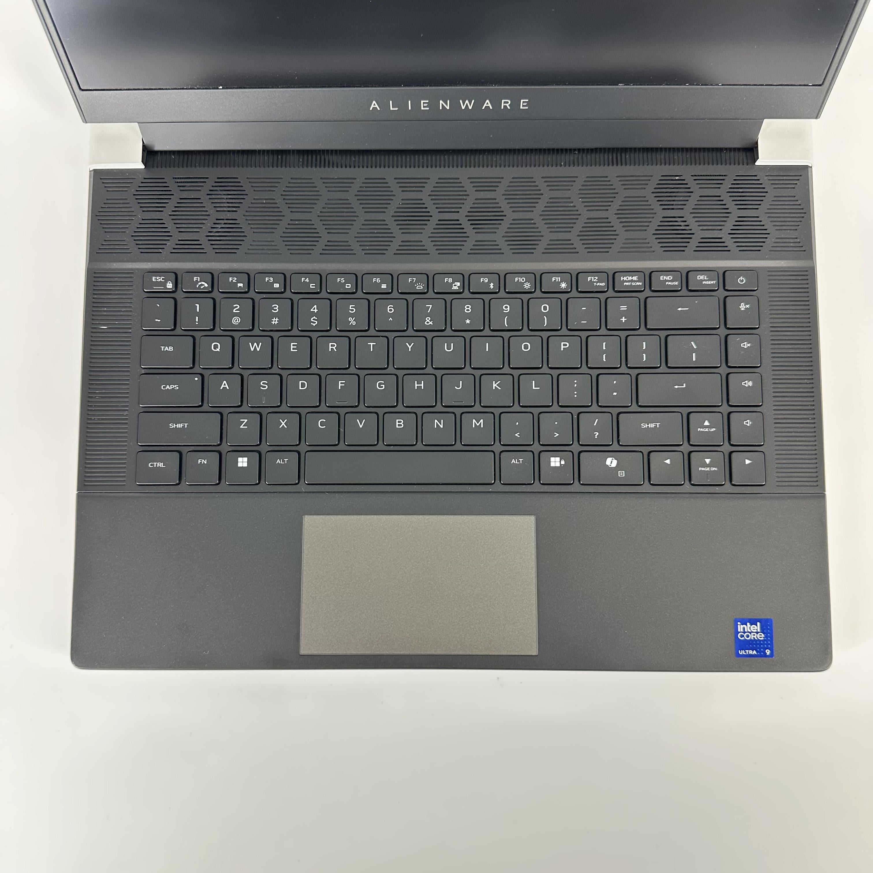 Dell Alienware X16 R2 Silver 2.3 GHz Intel Core Ultra 9 32GB RAM 2TB Solid State Drive NVIDIA GeForce RTX 4090 16 GB
