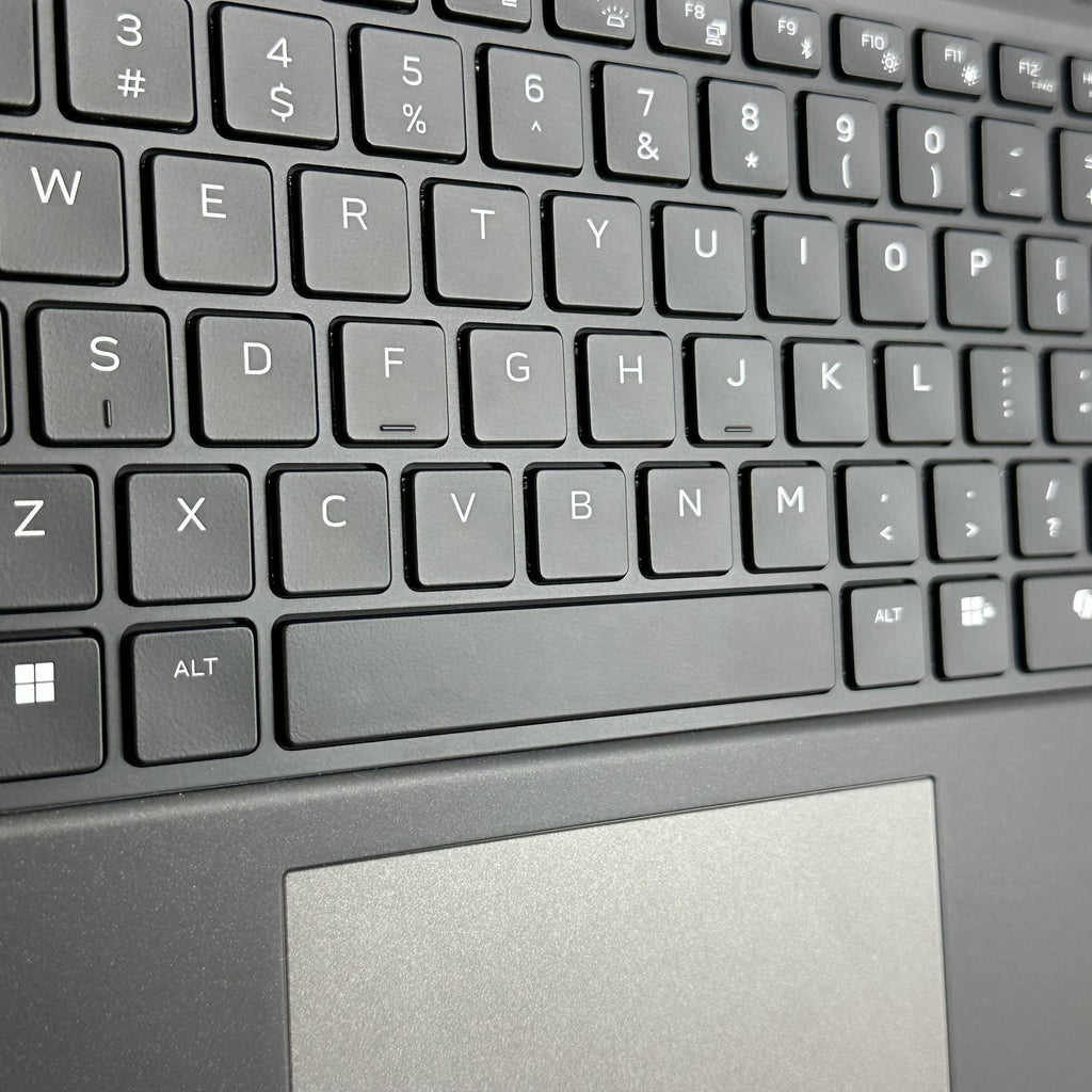 Dell Alienware X16 R2 Silver 2.3 GHz Intel Core Ultra 9 32GB RAM 2TB Solid State Drive NVIDIA GeForce RTX 4090 16 GB