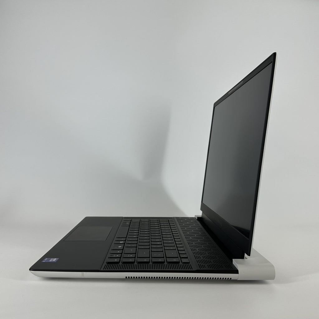 Dell Alienware X16 R2 Silver 2.3 GHz Intel Core Ultra 9 32GB RAM 2TB Solid State Drive NVIDIA GeForce RTX 4090 16 GB