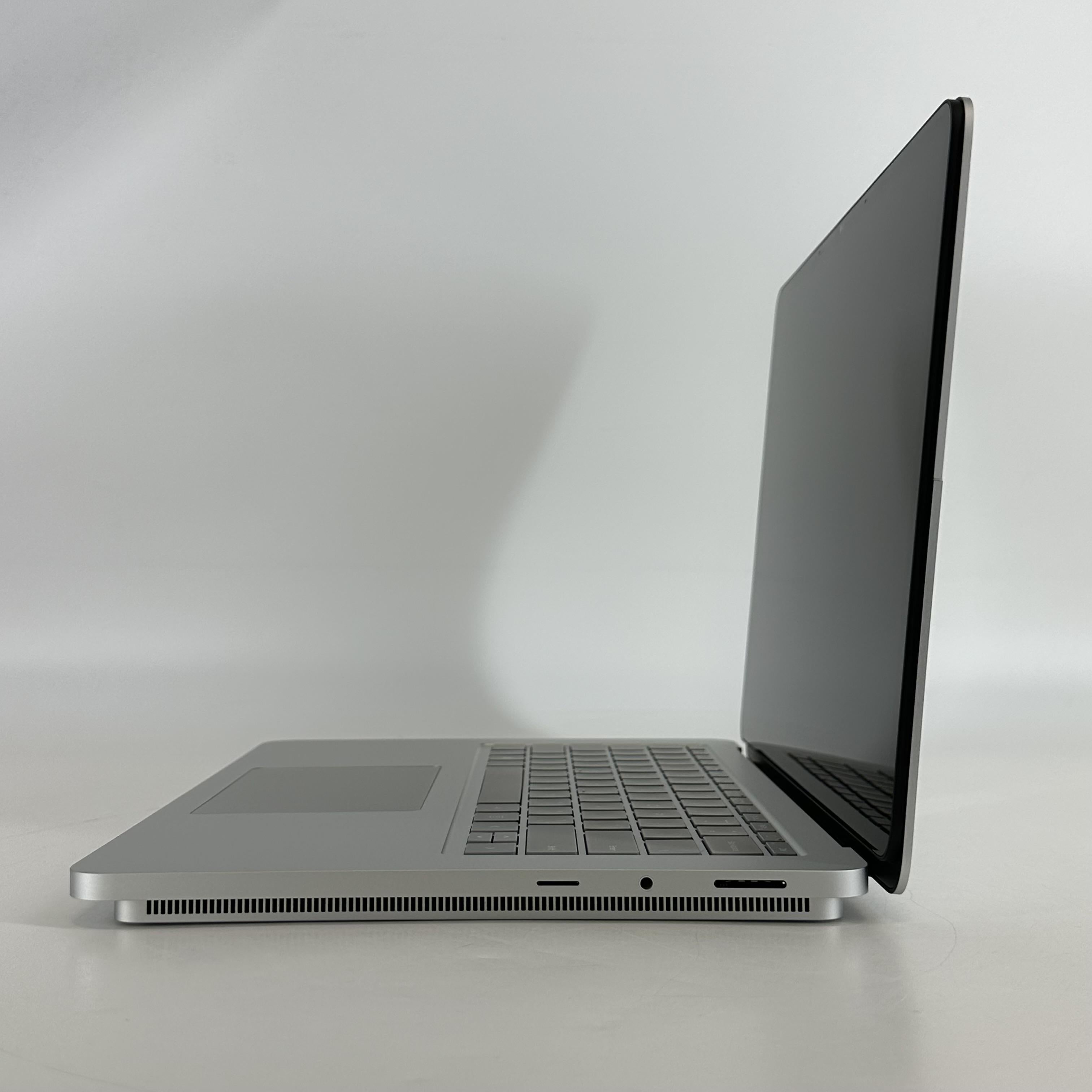 Microsoft Surface Laptop Studio 2 14.4 Silver 2.9 GHz Intel Core i7 13th Gen. 64GB RAM 1TB Solid State Drive NVIDIA GeForce RTX 4060 8 GB
