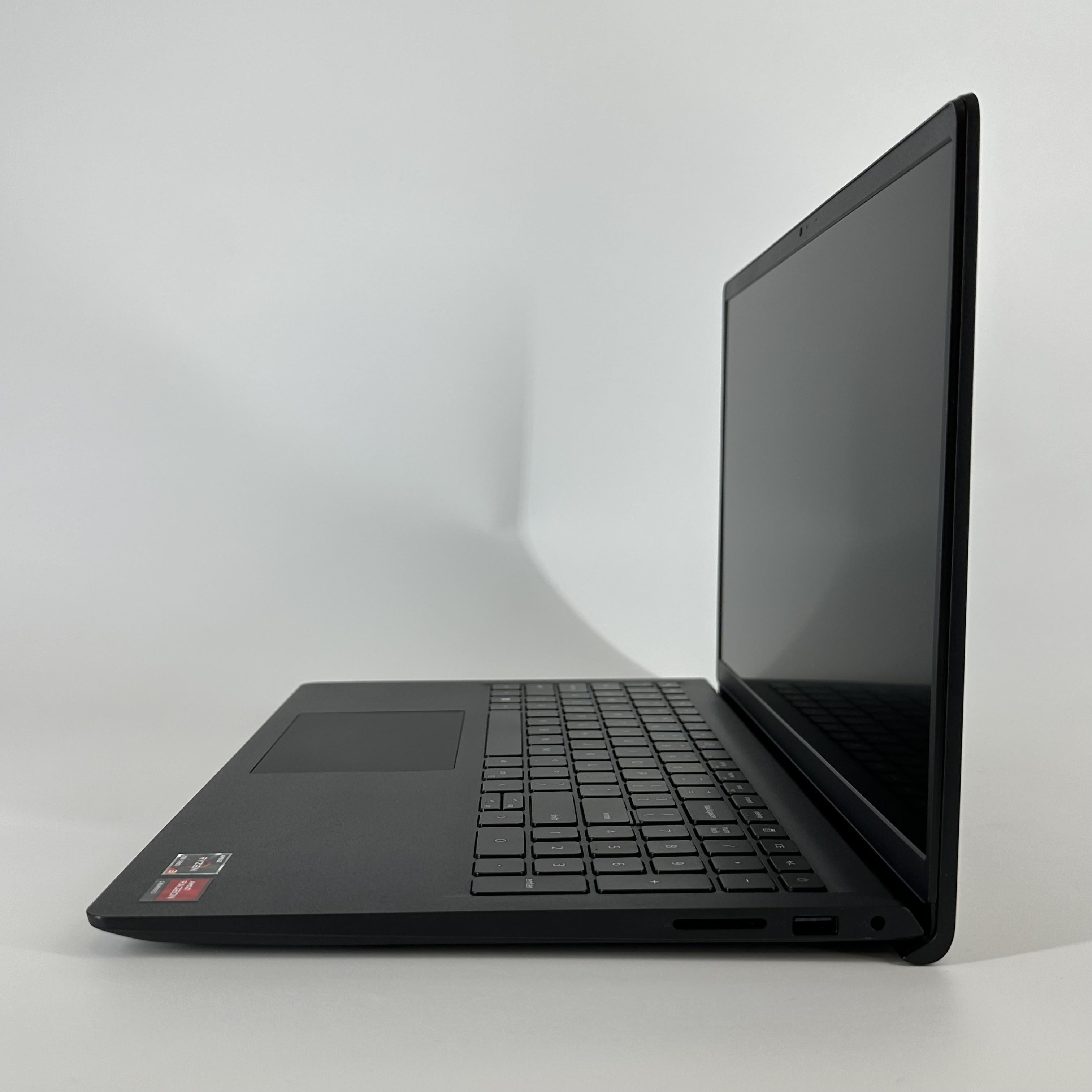 Dell Inspiron 3535 15.6 Silver 2.4 GHz AMD Ryzen 3 7320U 8GB RAM 512GB Solid State Drive