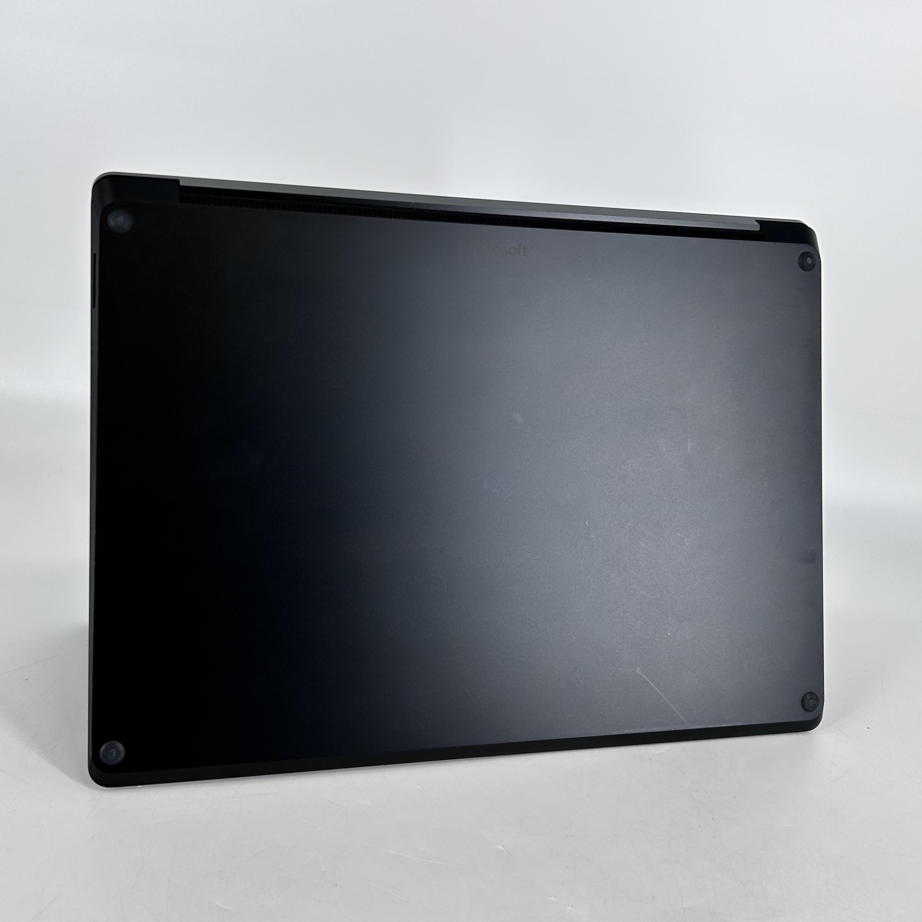 Microsoft Surface Laptop 5 13.5 Black 2.7 GHz Intel Core i7 12th Gen. 16GB RAM 512GB Solid State Drive