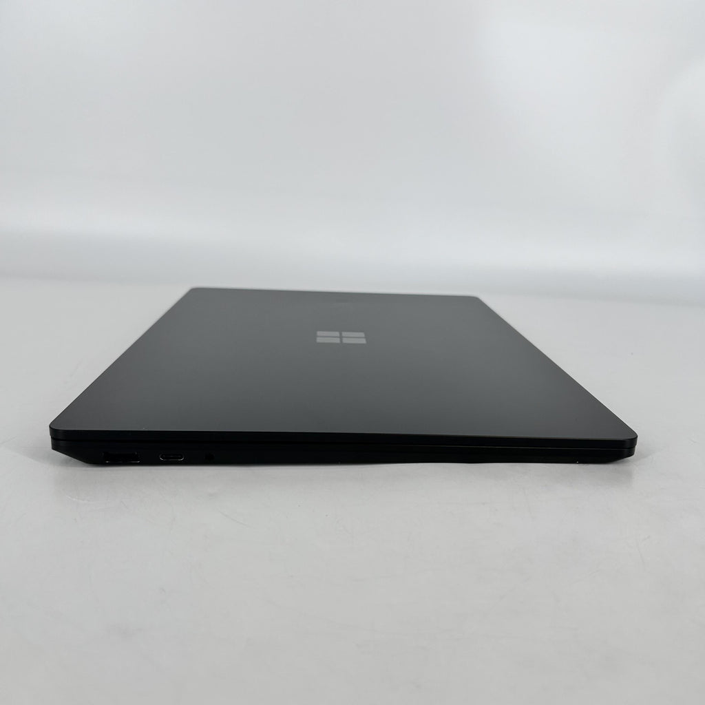 Microsoft Surface Laptop 5 13.5 Black 2.7 GHz Intel Core i7 12th Gen. 16GB RAM 512GB Solid State Drive