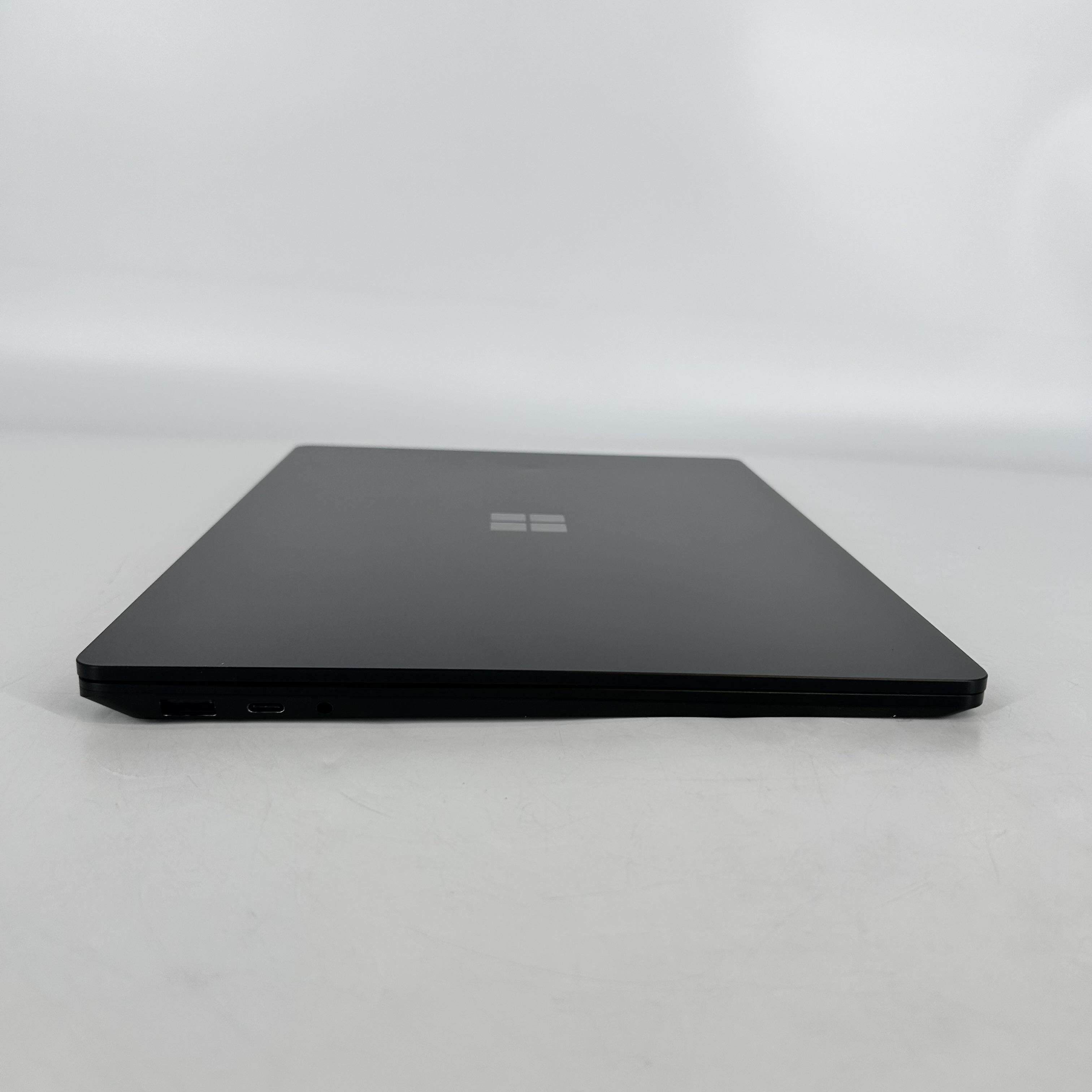 Microsoft Surface Laptop 5 13.5 Black 2.7 GHz Intel Core i7 12th Gen. 16GB RAM 512GB Solid State Drive
