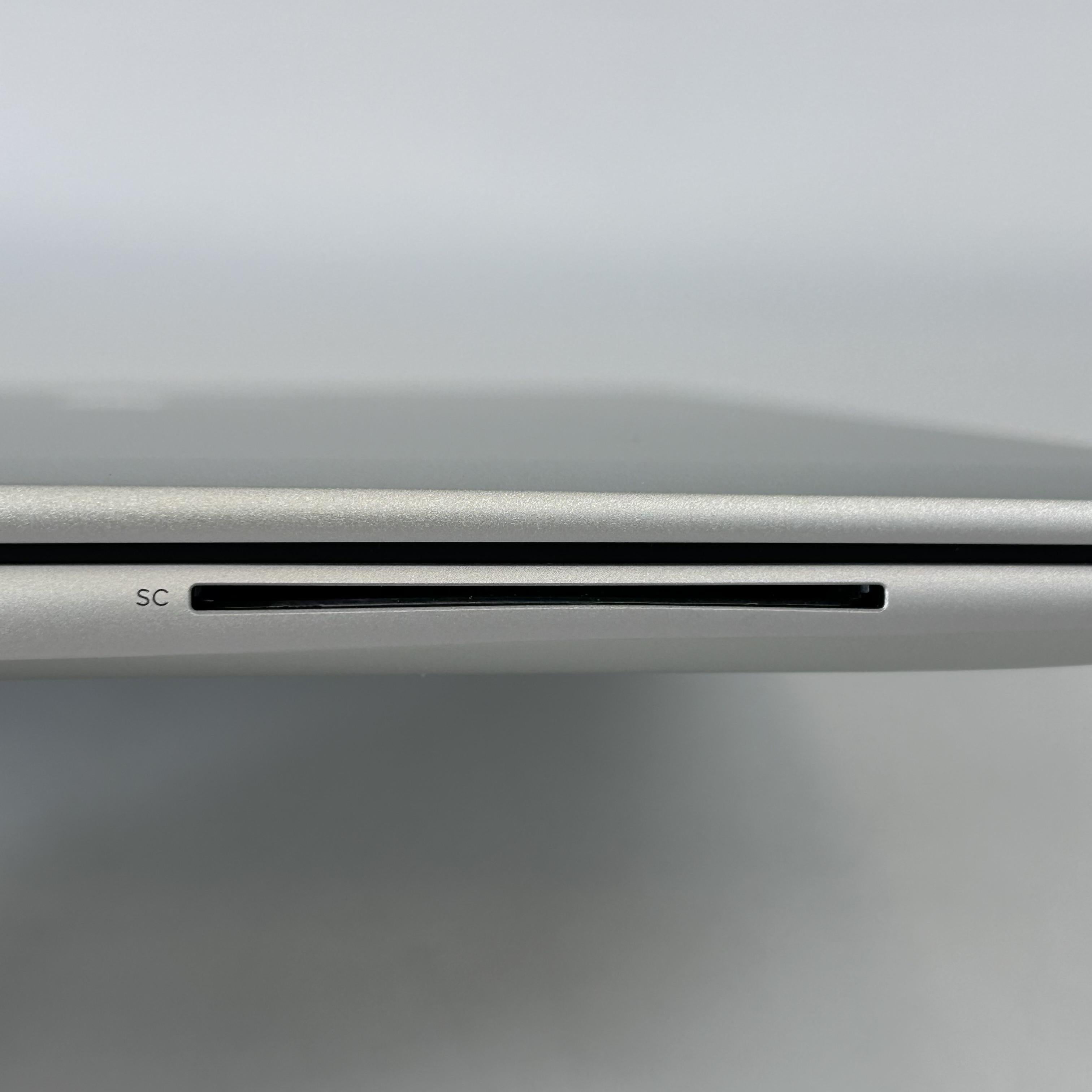 HP Elitebook 860 G9 16 Silver 1.6 GHz Intel Core i5 12th Gen. 16GB RAM 512GB Solid State Drive