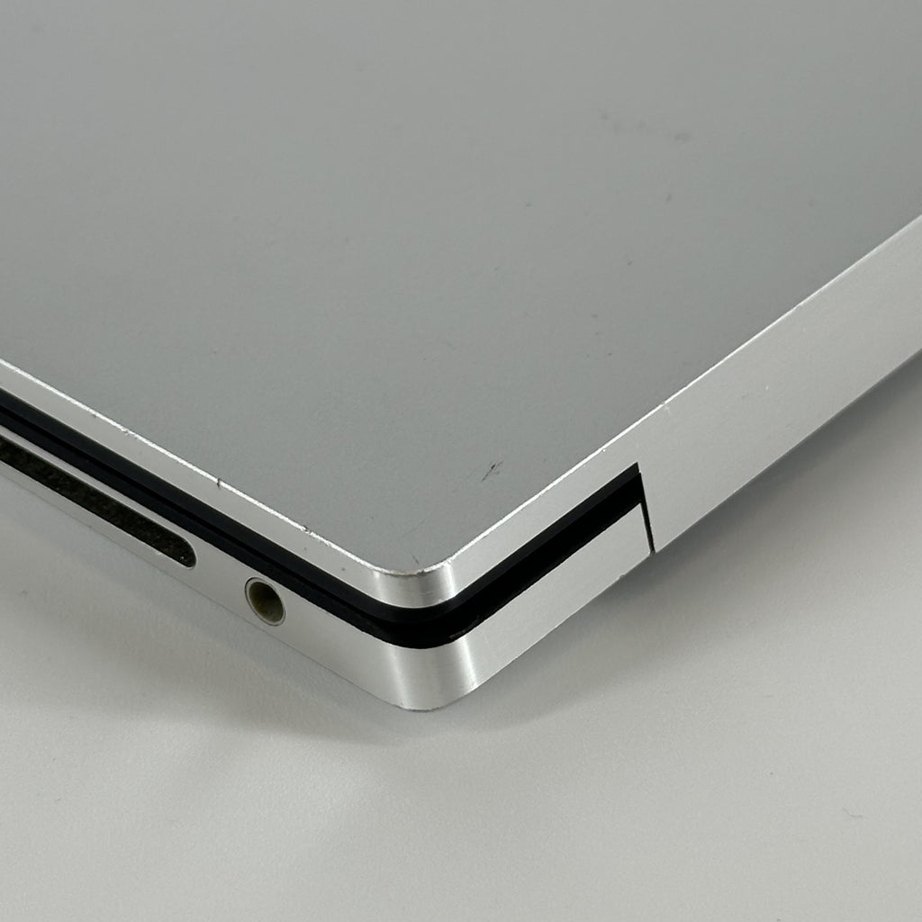 Dell XPS 15 9500 Gray 2.4 GHz Intel Core i9 10th Gen. 32GB RAM 1TB Solid State Drive NVIDIA GeForce GTX 1650 Ti 4 GB