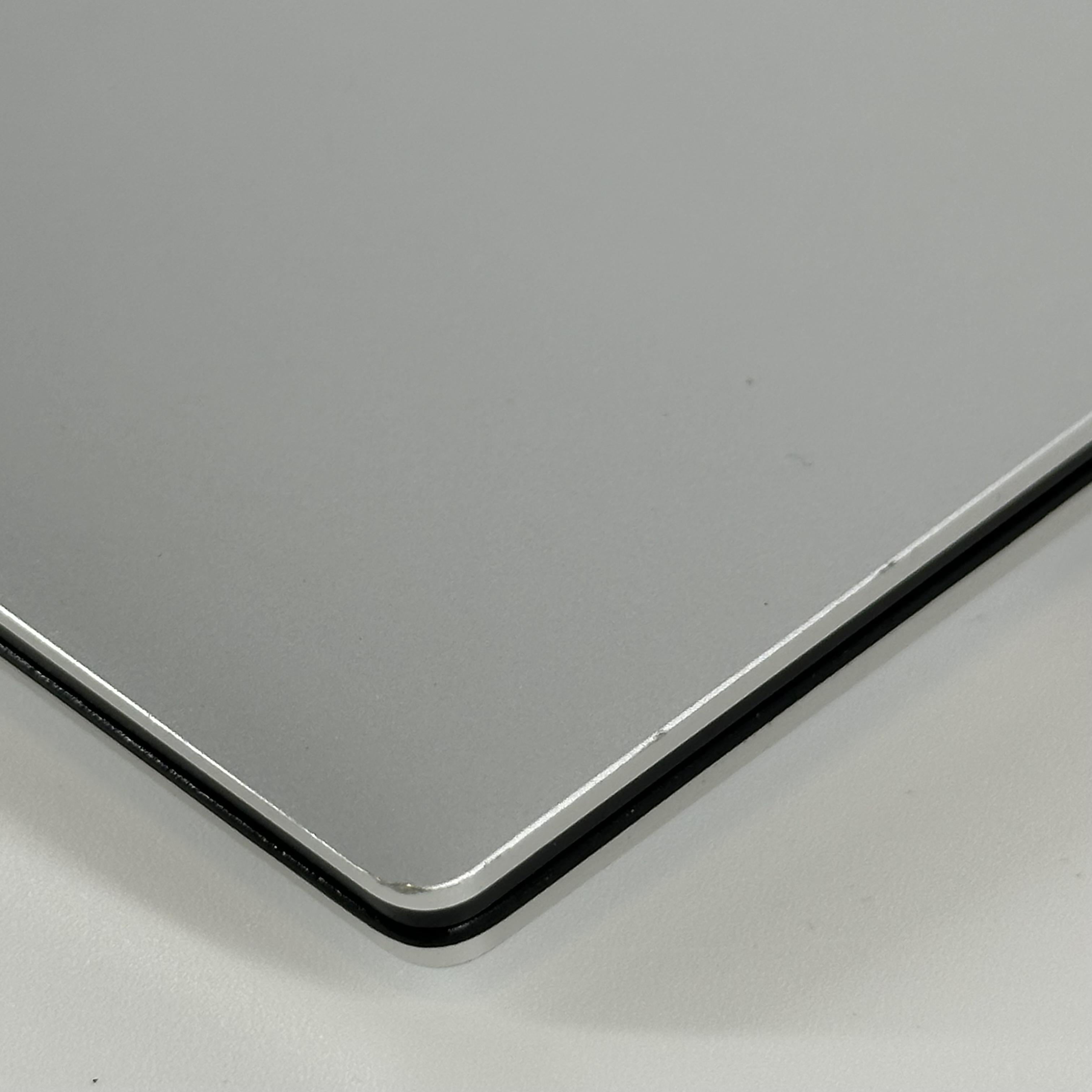 Dell XPS 15 9500 Gray 2.4 GHz Intel Core i9 10th Gen. 32GB RAM 1TB Solid State Drive NVIDIA GeForce GTX 1650 Ti 4 GB