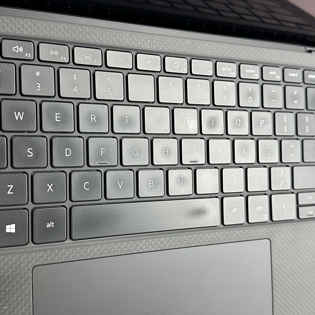 Dell XPS 15 9500 Gray 2.4 GHz Intel Core i9 10th Gen. 32GB RAM 1TB Solid State Drive NVIDIA GeForce GTX 1650 Ti 4 GB