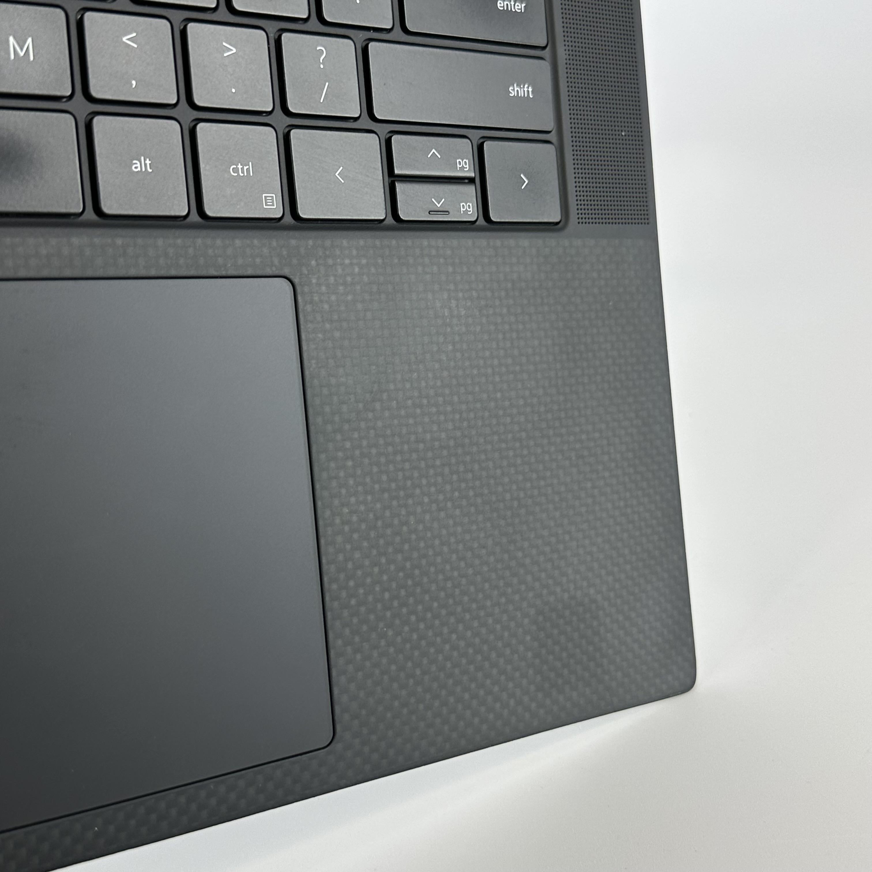 Dell XPS 15 9500 Gray 2.4 GHz Intel Core i9 10th Gen. 32GB RAM 1TB Solid State Drive NVIDIA GeForce GTX 1650 Ti 4 GB
