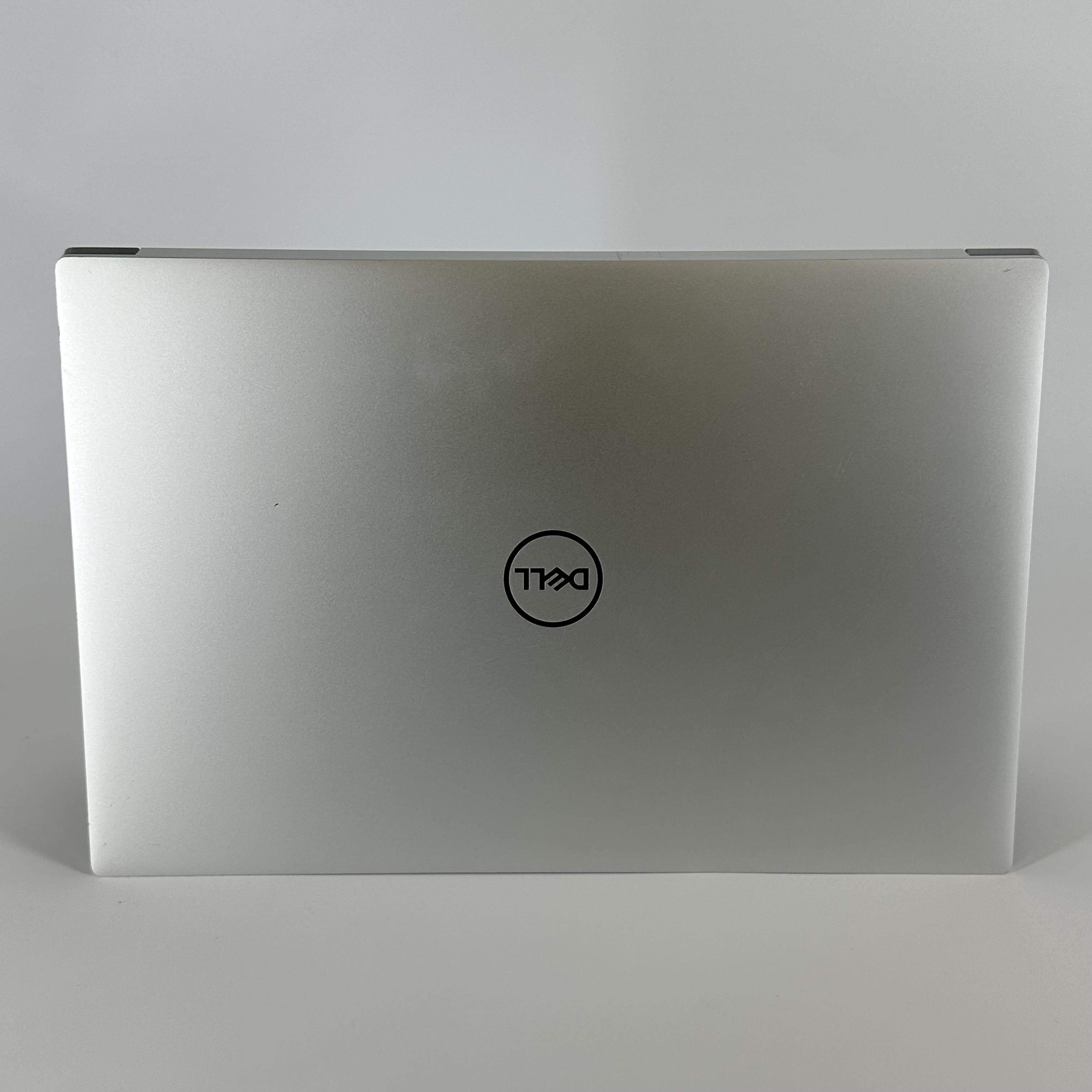 Dell XPS 15 9500 Gray 2.4 GHz Intel Core i9 10th Gen. 32GB RAM 1TB Solid State Drive NVIDIA GeForce GTX 1650 Ti 4 GB