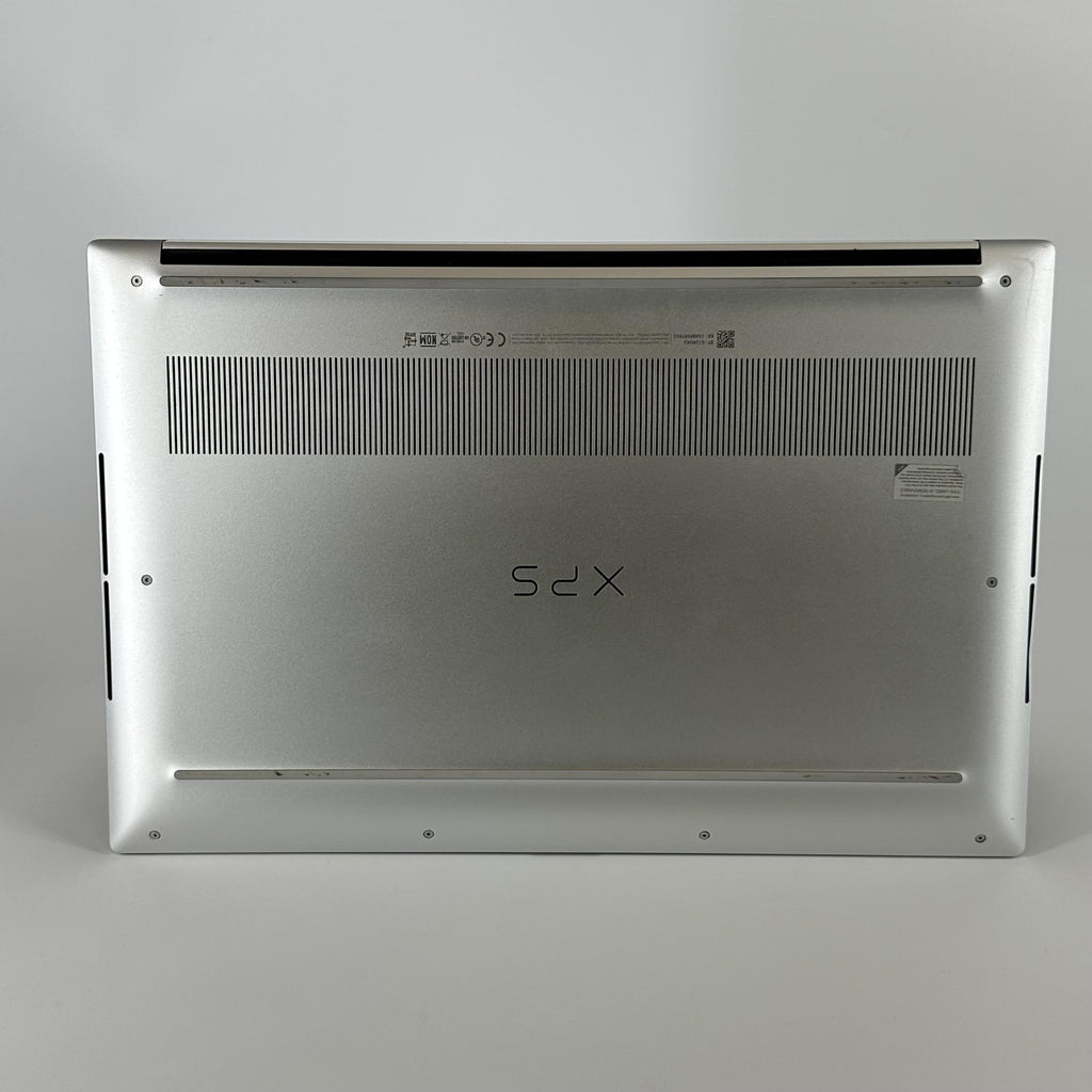 Dell XPS 15 9500 Gray 2.4 GHz Intel Core i9 10th Gen. 32GB RAM 1TB Solid State Drive NVIDIA GeForce GTX 1650 Ti 4 GB
