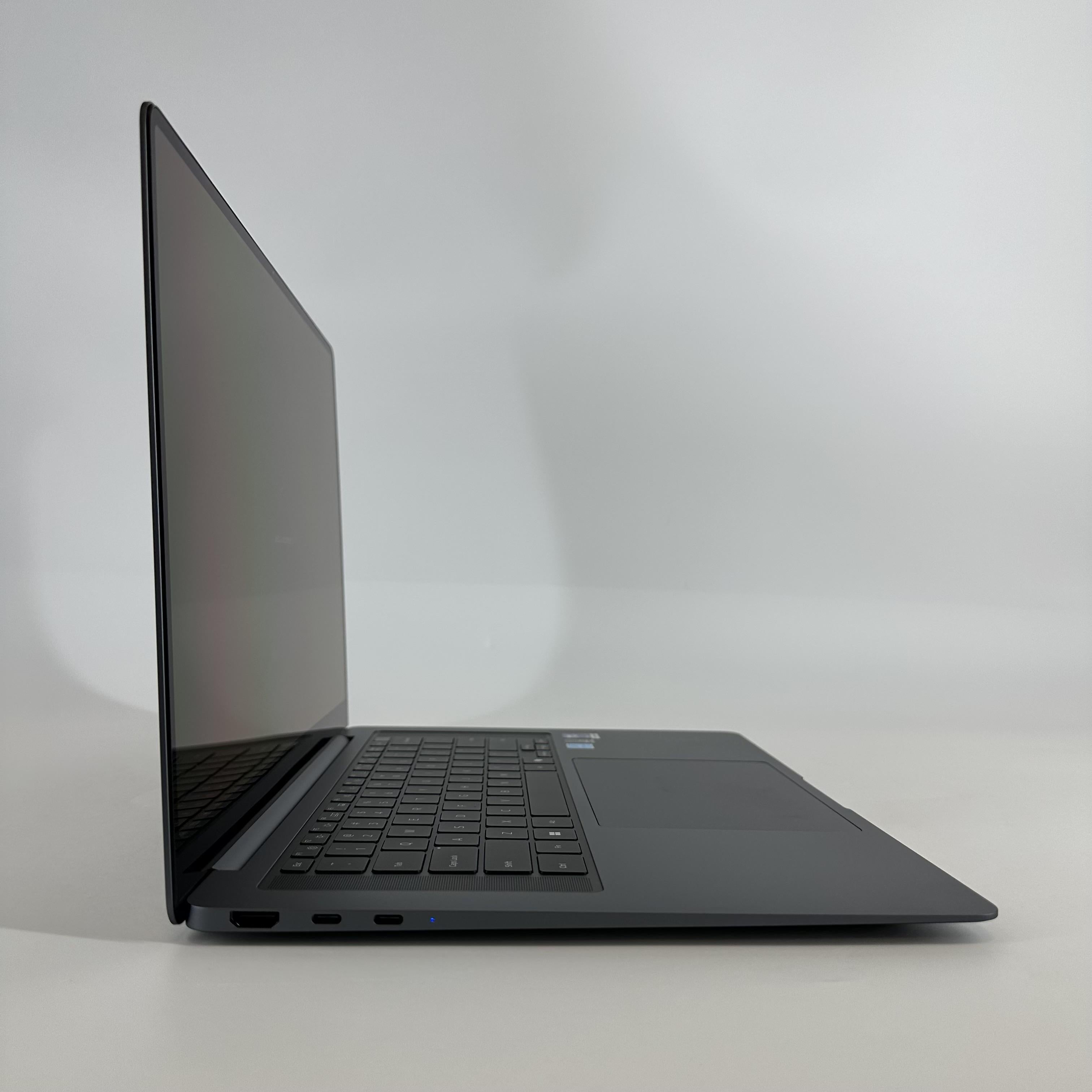 Samsung Galaxy Book6 Pro 16 Grey 1.9 GHz Intel Core Ultra 7 Series 3 16GB RAM 1TB Solid State Drive