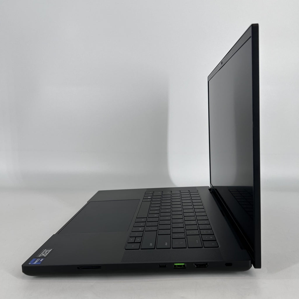 Razer Blade 16 2024 Black 2.2 GHz Intel Core i9 14th Gen. 96GB RAM 4TB Solid State Drive 4TB Solid State Drive NVIDIA GeForce RTX 4090 16 GB