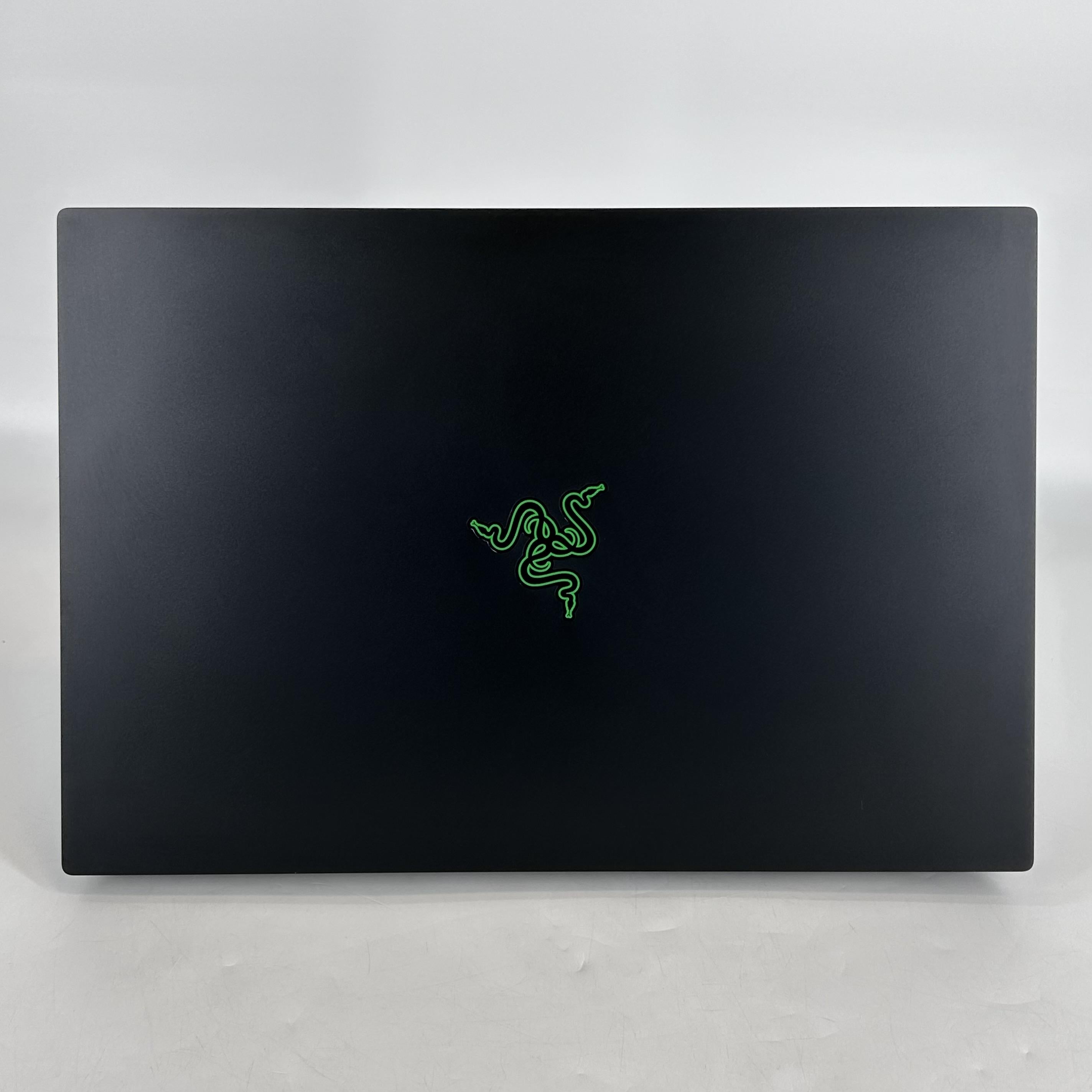 Razer Blade 16 2024 Black 2.2 GHz Intel Core i9 14th Gen. 96GB RAM 4TB Solid State Drive 4TB Solid State Drive NVIDIA GeForce RTX 4090 16 GB