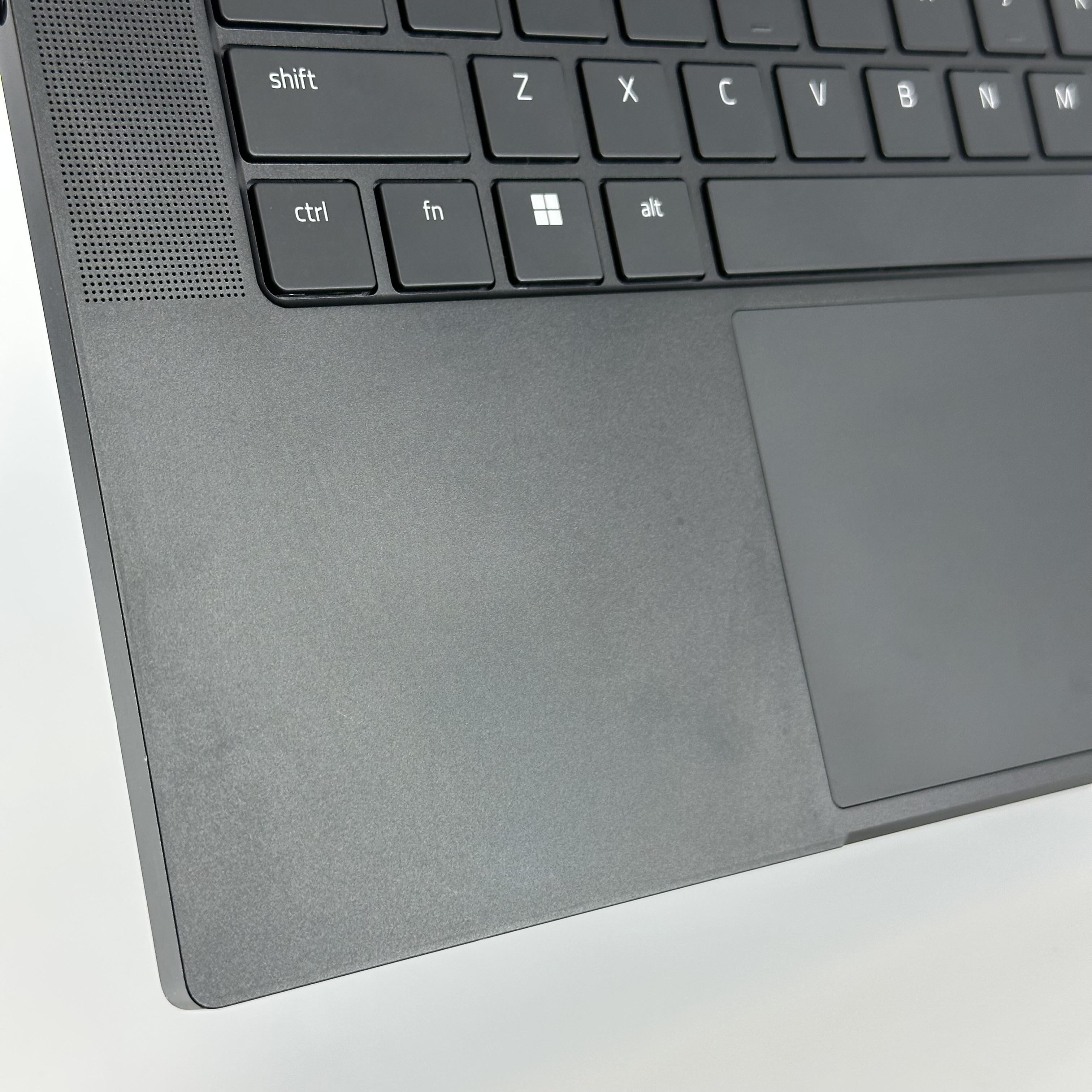 Razer Blade 14 2022 Black 3.3 GHz AMD Ryzen 9 6900HX 16GB RAM 1TB Solid State Drive NVIDIA GeForce RTX 3060 6 GB