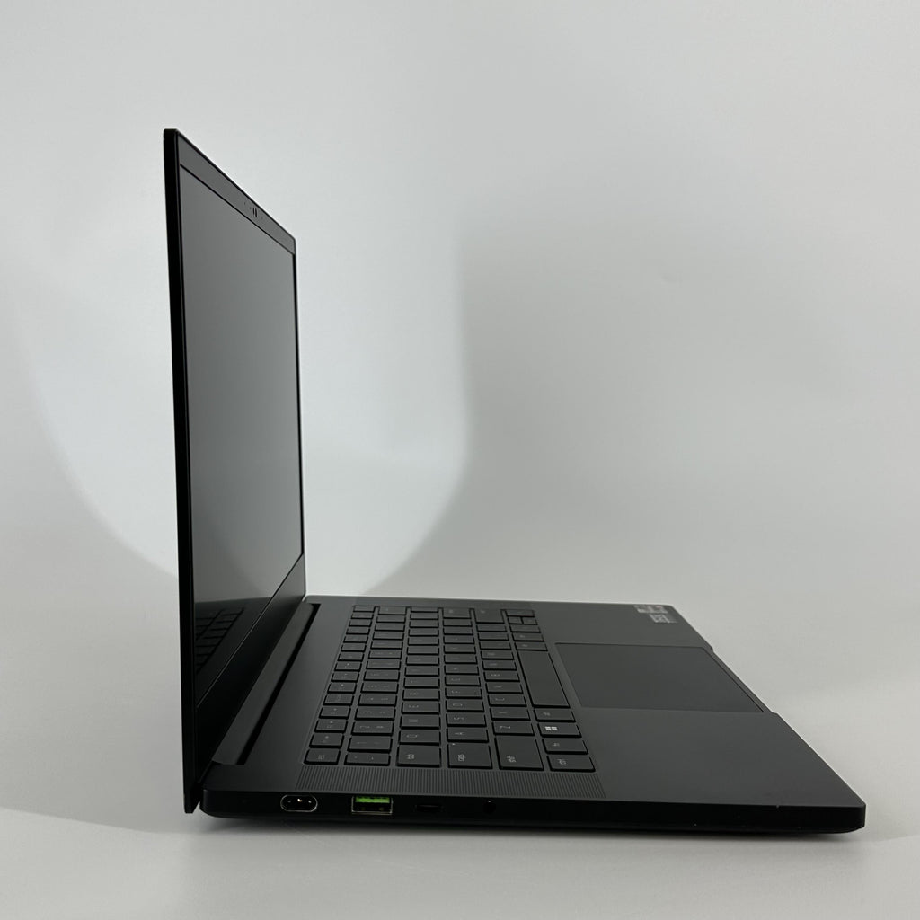 Razer Blade 14 2022 Black 3.3 GHz AMD Ryzen 9 6900HX 16GB RAM 1TB Solid State Drive NVIDIA GeForce RTX 3060 6 GB