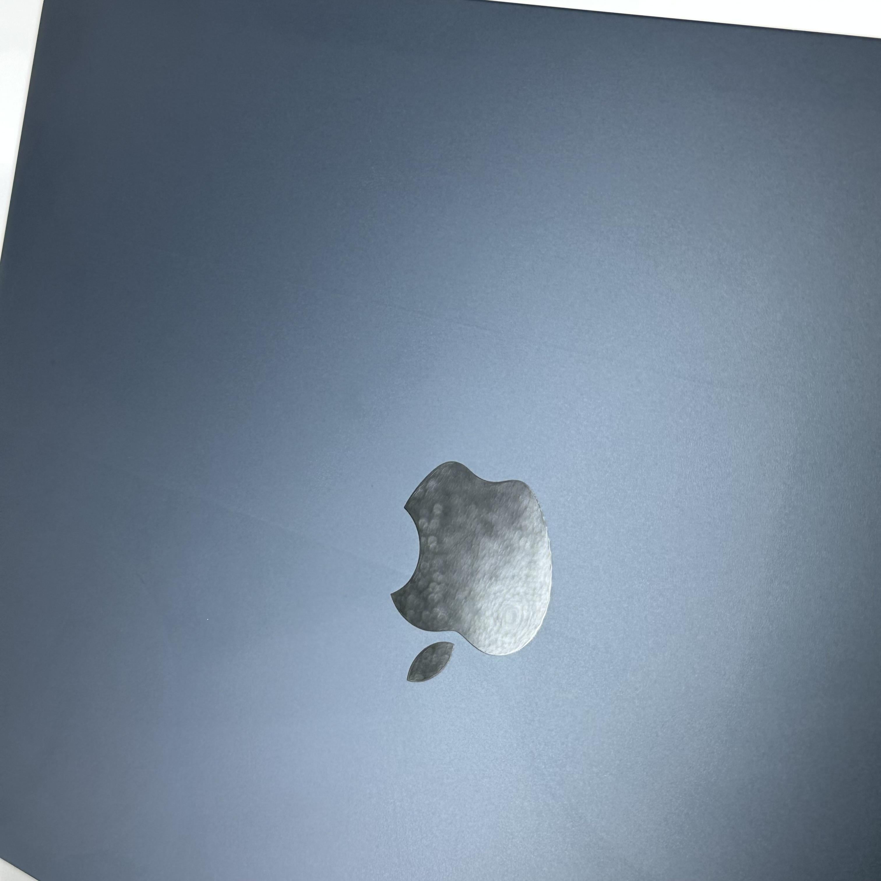 MacBook Air 13 2022 Blue 3.49 GHz M2 8-Core CPU 8GB Unified Memory 256GB Solid State Drive 8-Core GPU