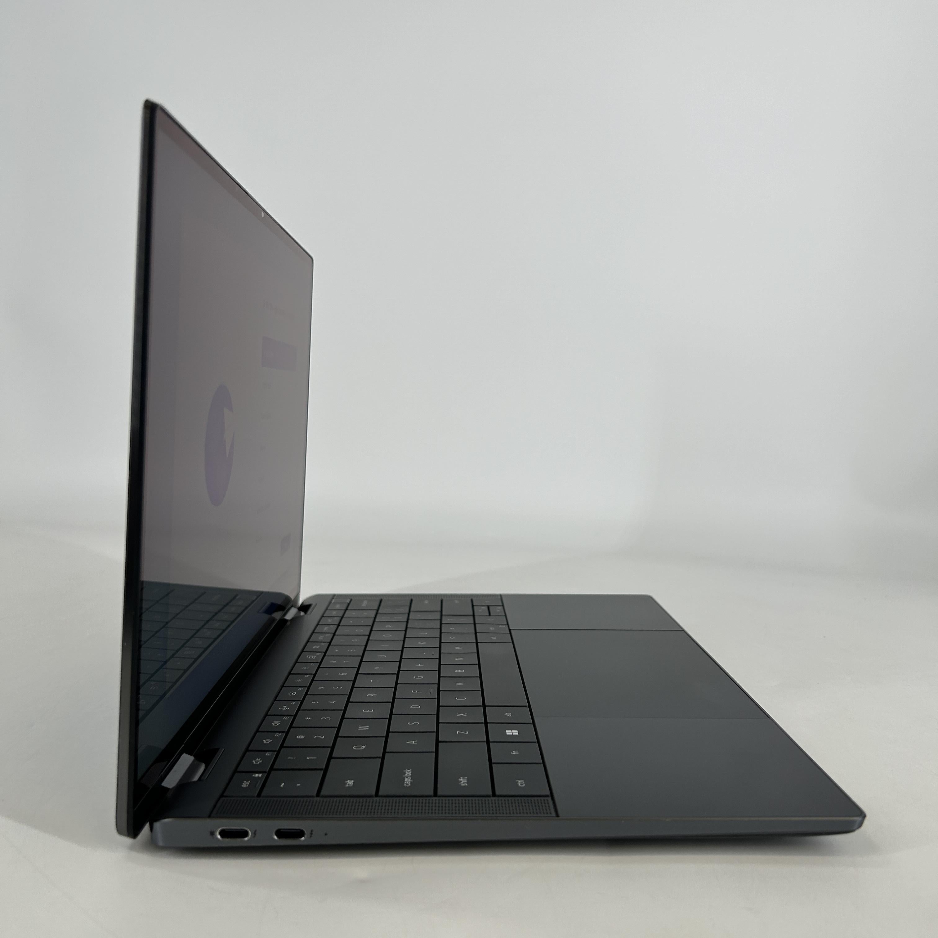 Dell Latitude 9440 (2-in-1) 14 Gray 1.8 GHz Intel Core i7 13th Gen. 32GB RAM 1TB Solid State Drive