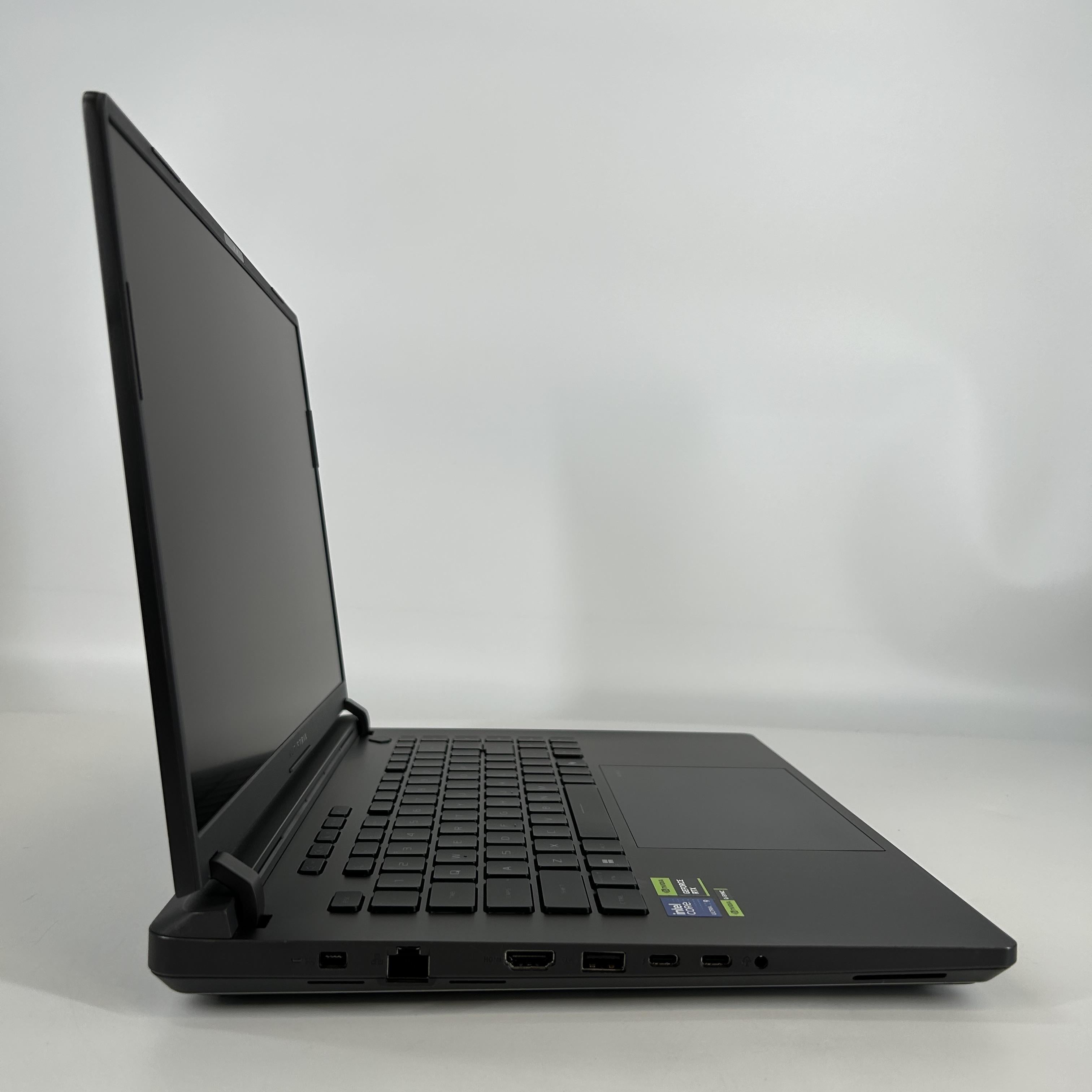 Asus ROG Strix G16 G615 16 Black 2.7 GHz Intel Core Ultra 9 Series 2 32GB RAM 1TB Solid State Drive NVIDIA GeForce RTX 5070 Ti 12 GB