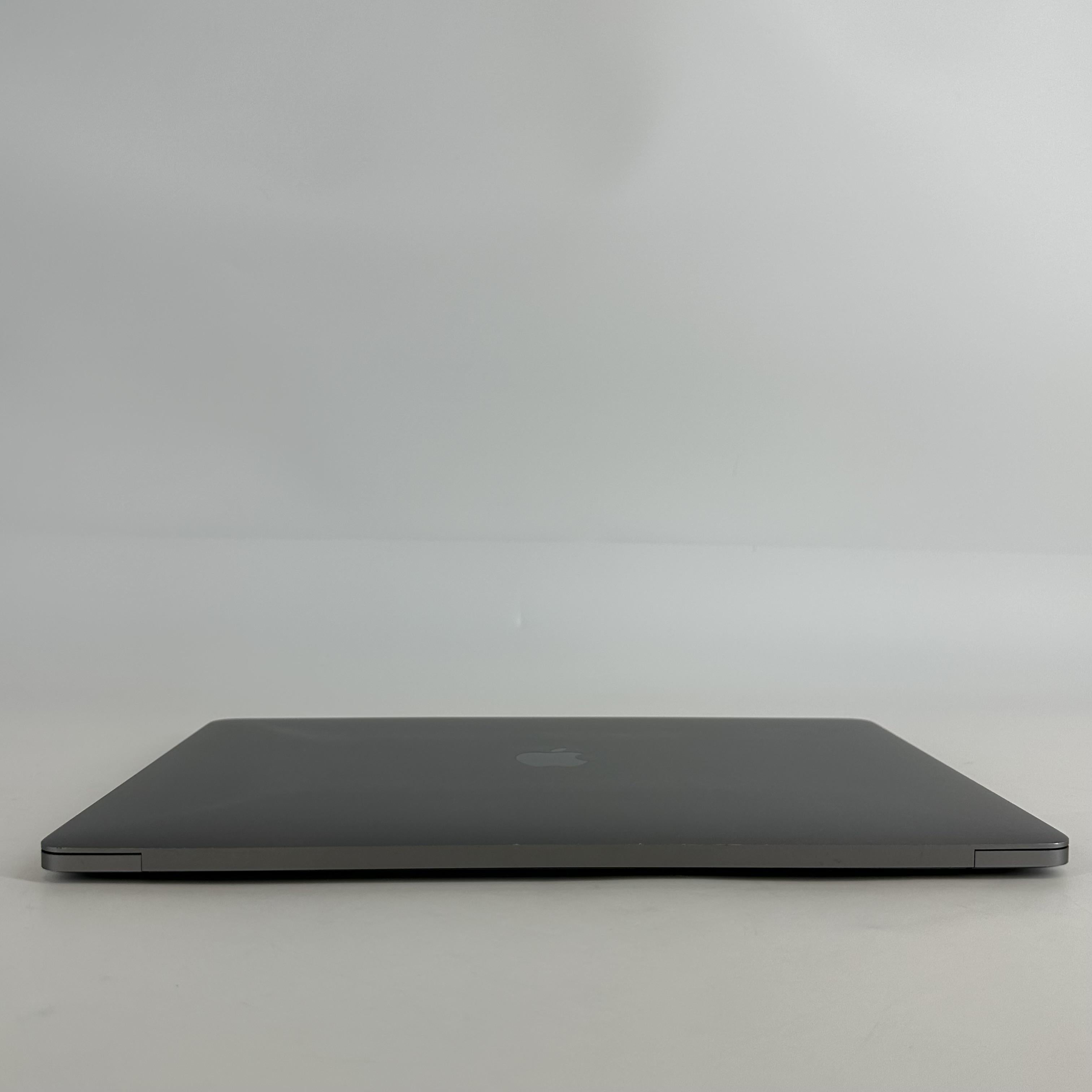 Apple MacBook Pro 15 Touch Bar 2017 Space Gray 3.1 GHz Intel Core i7 7th Gen. 16GB RAM 1TB Solid State Drive AMD Radeon Pro 560 4 GB
