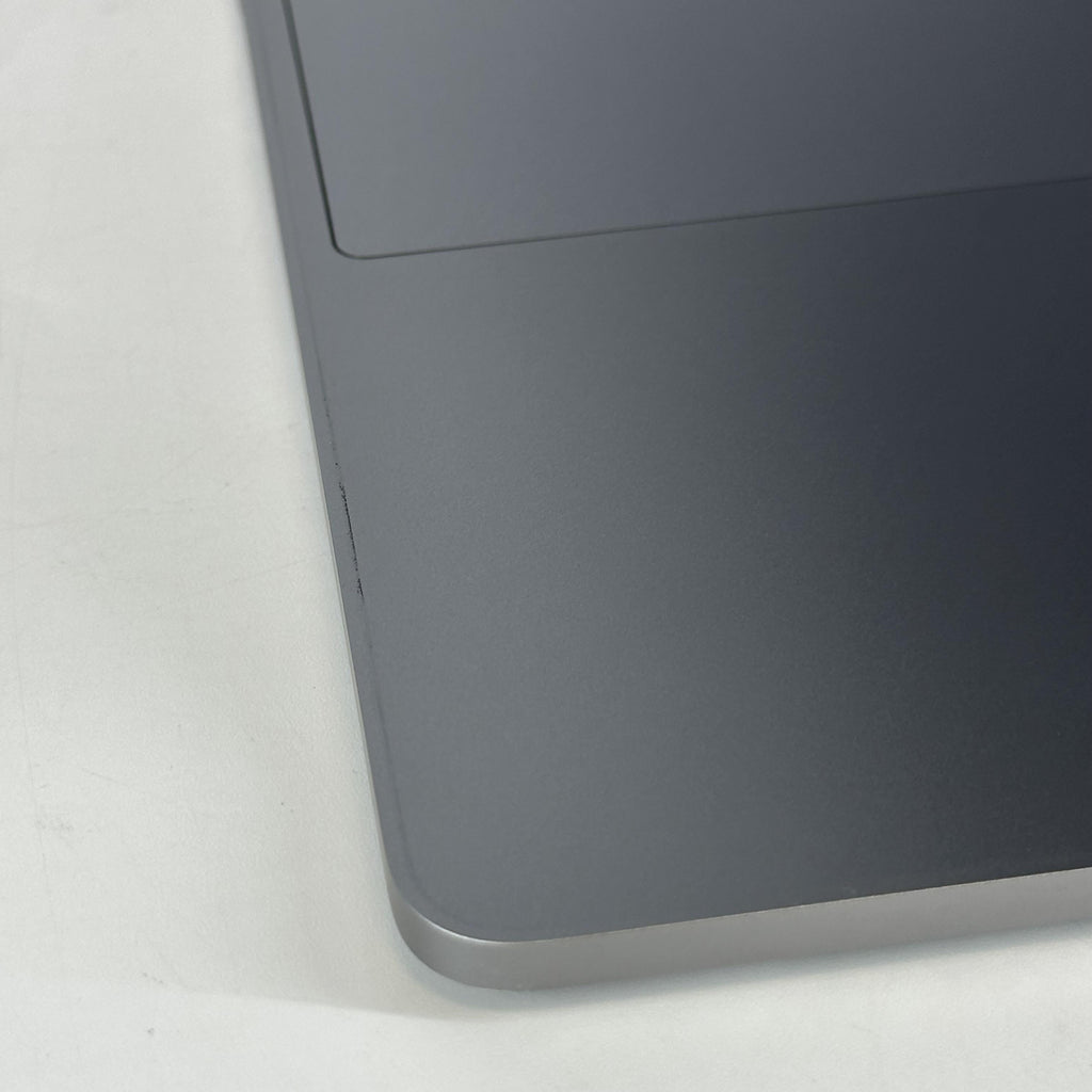 Apple MacBook Pro 15 Touch Bar 2017 Space Gray 3.1 GHz Intel Core i7 7th Gen. 16GB RAM 1TB Solid State Drive AMD Radeon Pro 560 4 GB