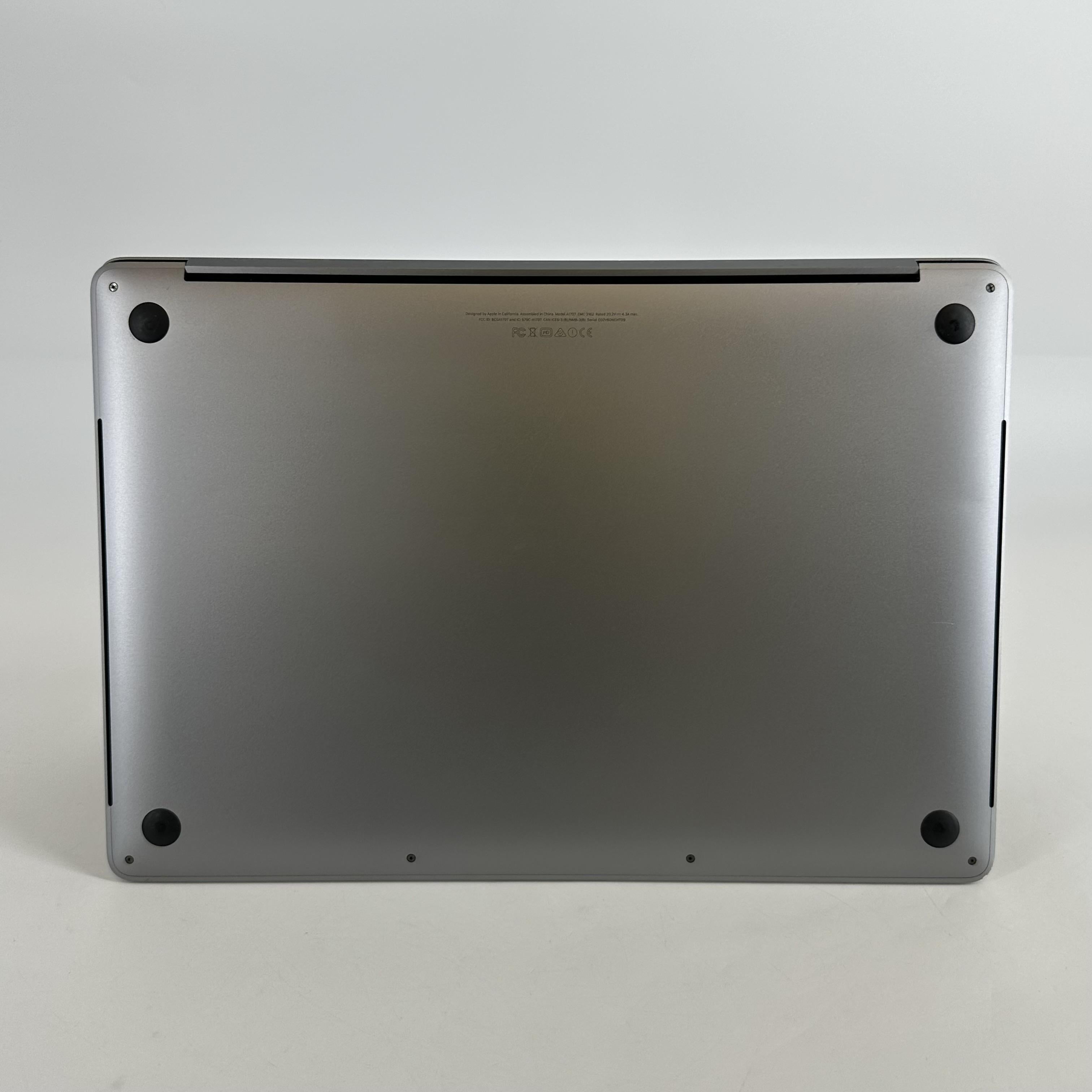Apple MacBook Pro 15 Touch Bar 2017 Space Gray 3.1 GHz Intel Core i7 7th Gen. 16GB RAM 1TB Solid State Drive AMD Radeon Pro 560 4 GB