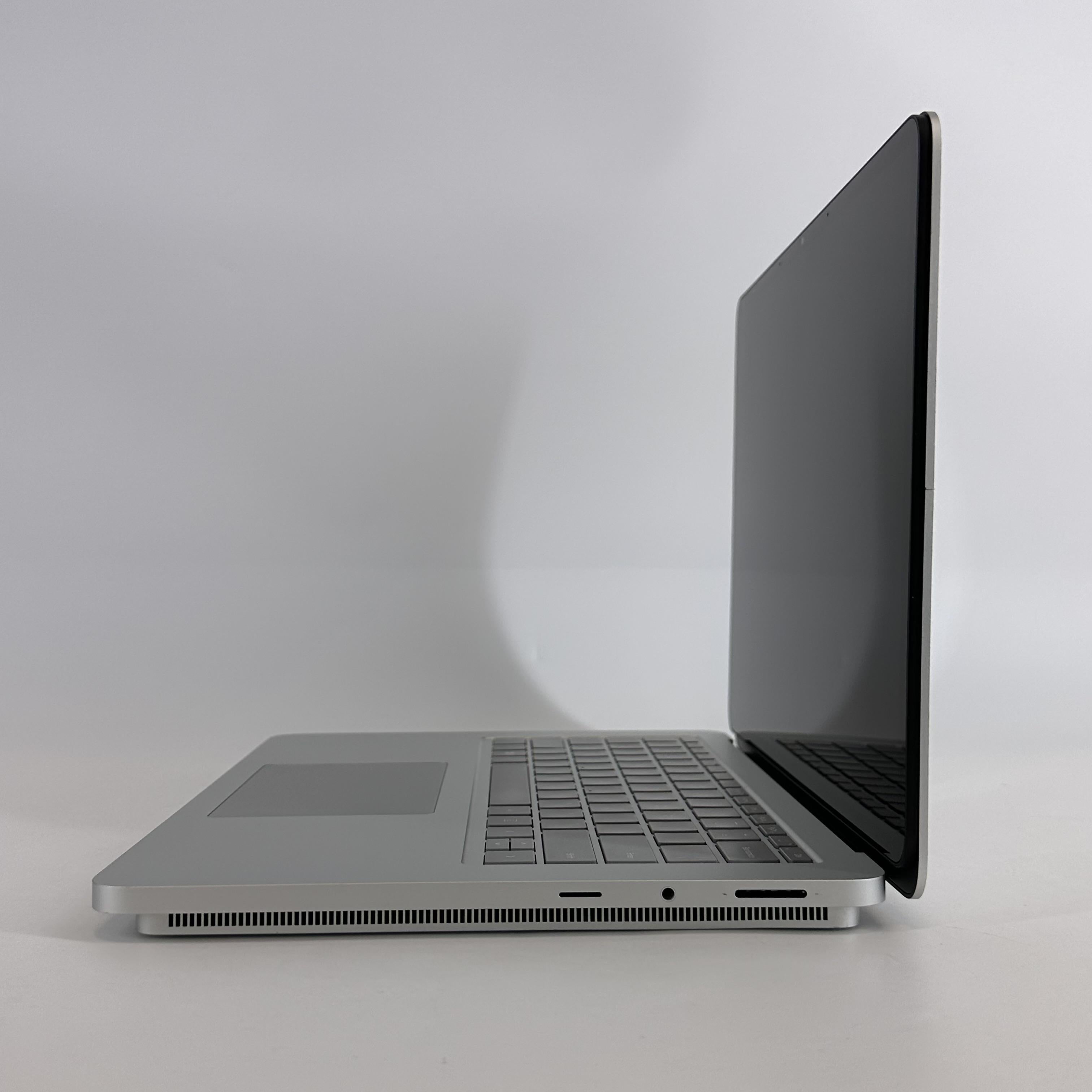 Microsoft Surface Laptop Studio 2 14.4 Silver 2.9 GHz Intel Core i7 13th Gen. 64GB RAM 1TB Solid State Drive NVIDIA GeForce RTX 4060 8 GB