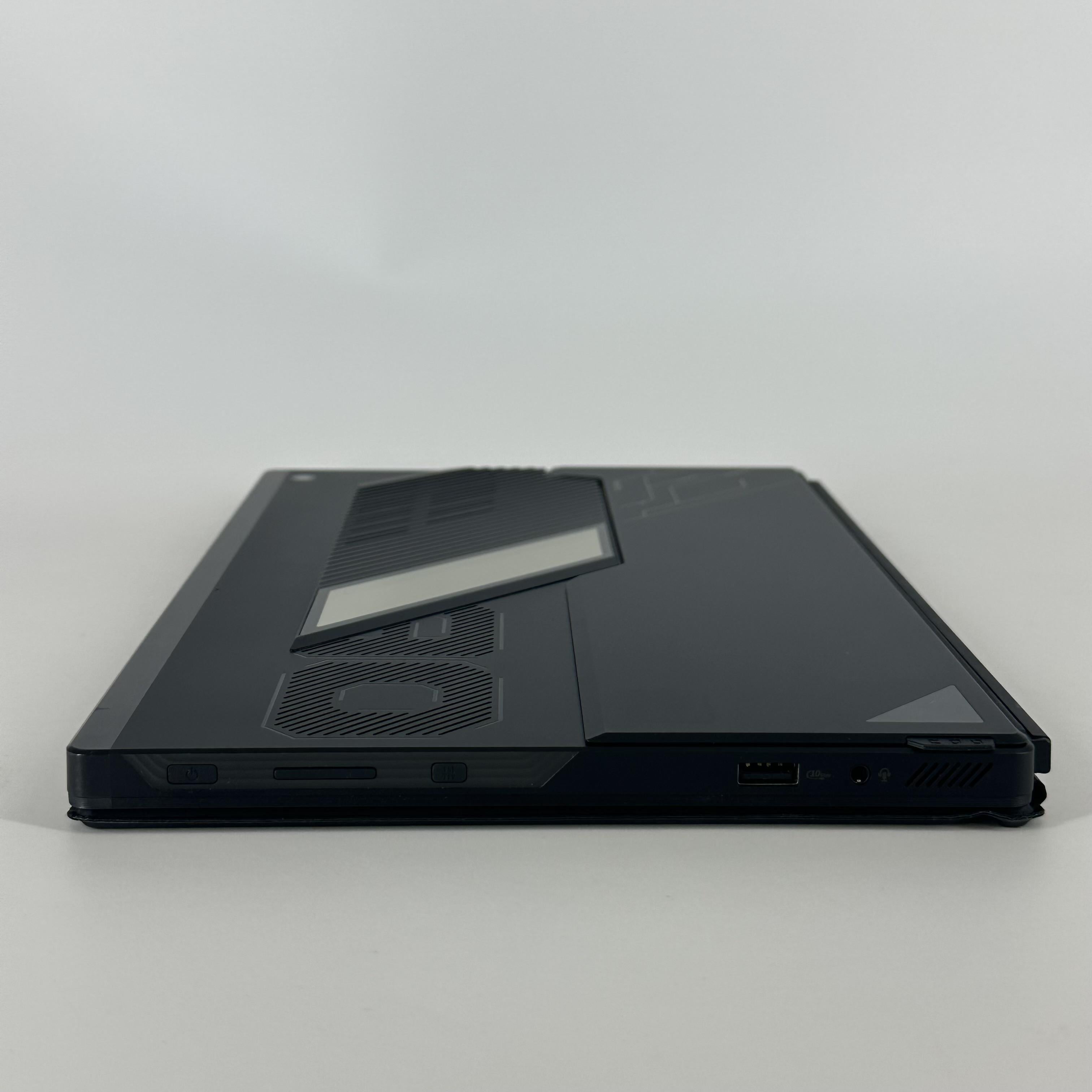 Asus ROG Flow Z13 GZ302 13.4 Black 3.0 GHz AMD Ryzen AI MAX+ 395 32GB RAM 2TB Solid State Drive