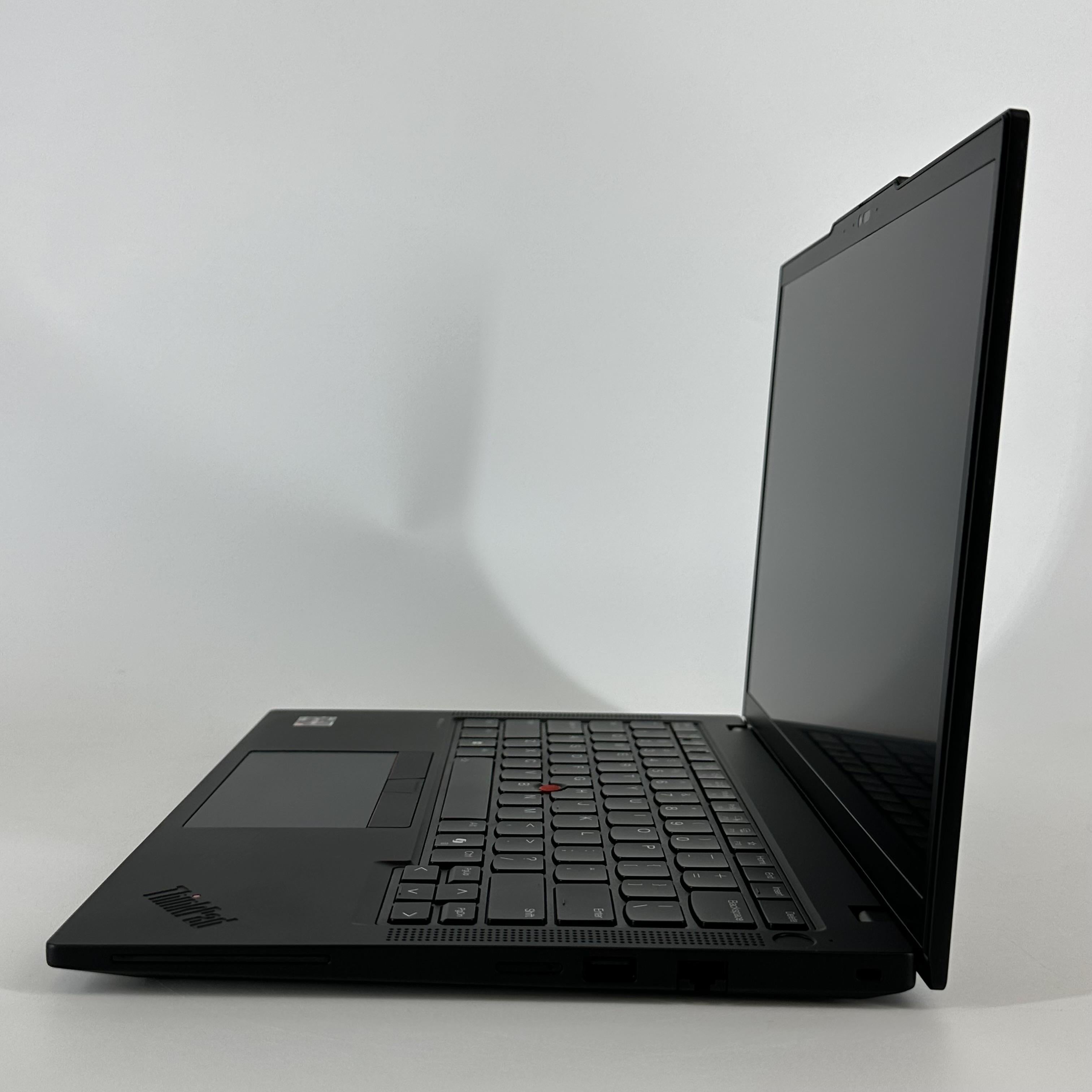 Lenovo ThinkPad P14s Gen 5 Black 3.5 GHz AMD Ryzen 5 Pro 8640HS 16GB RAM 512GB Solid State Drive