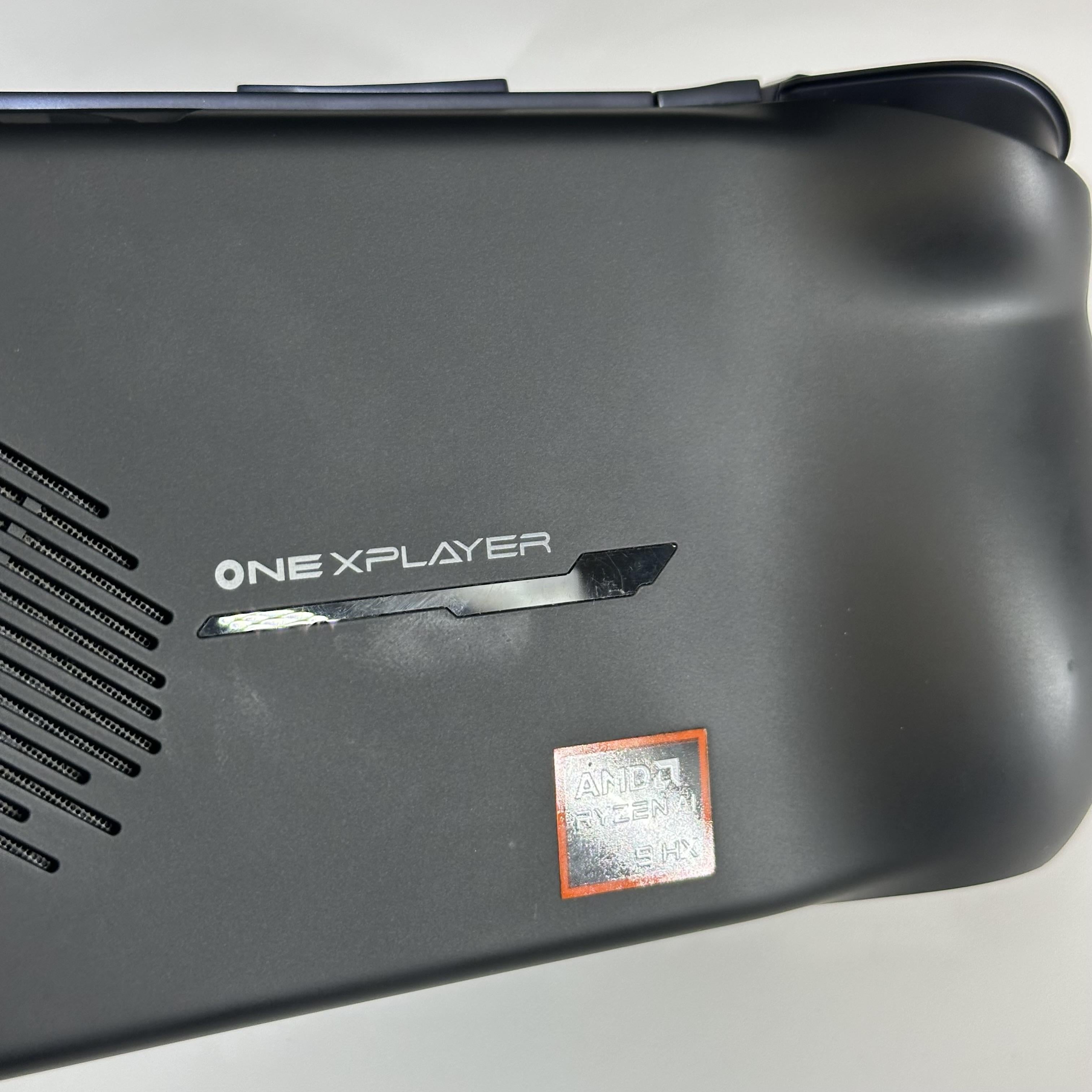 ONEXPLAYER OneXFly F1 Pro Black AMD Ryzen AI 9 HX 370 64GB RAM 4TB Solid State Drive