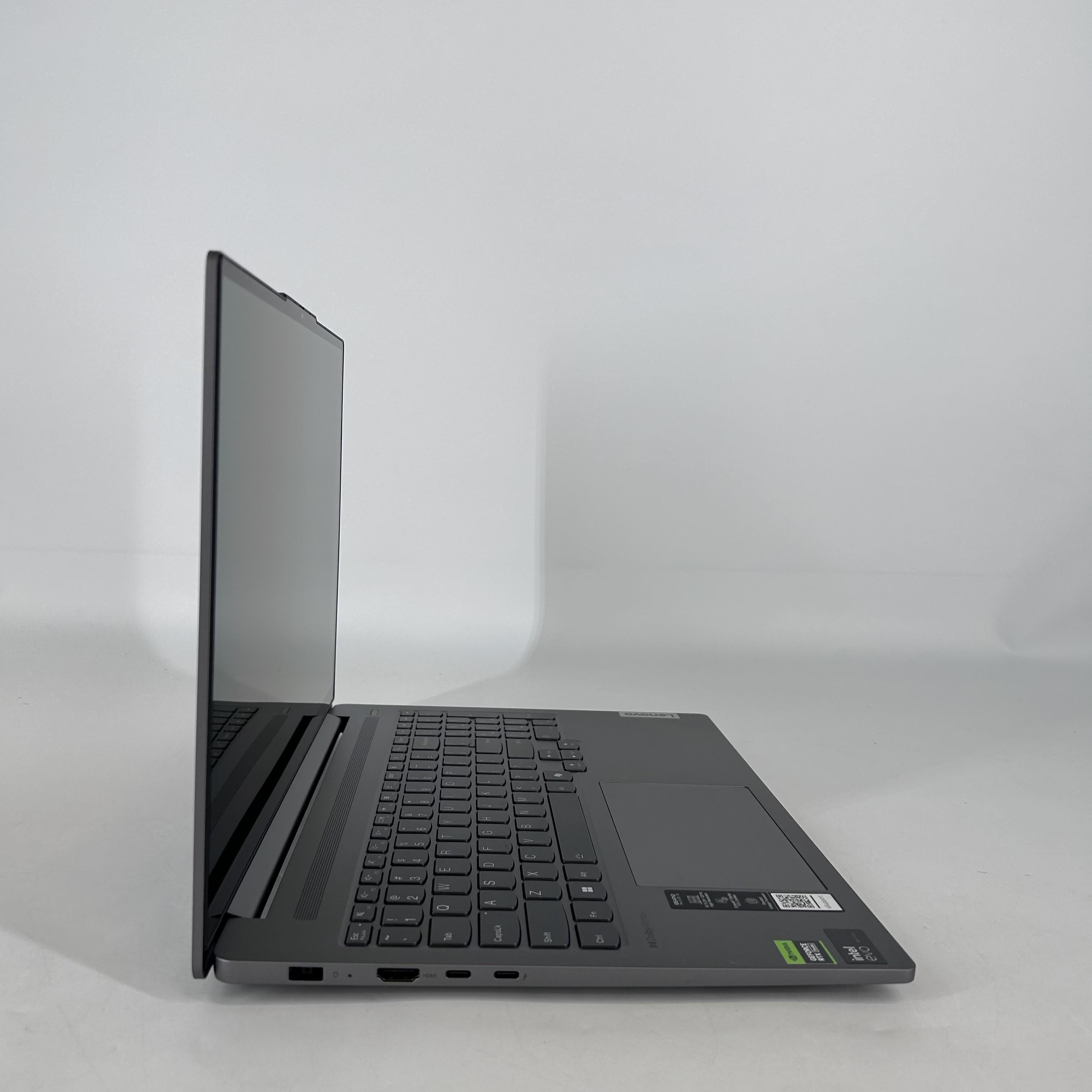 Lenovo IdeaPad Pro 5i 16 Luna Grey 1.4 GHz Intel Core Ultra 7 16GB RAM 1TB Solid State Drive NVIDIA GeForce RTX 3050 6 GB